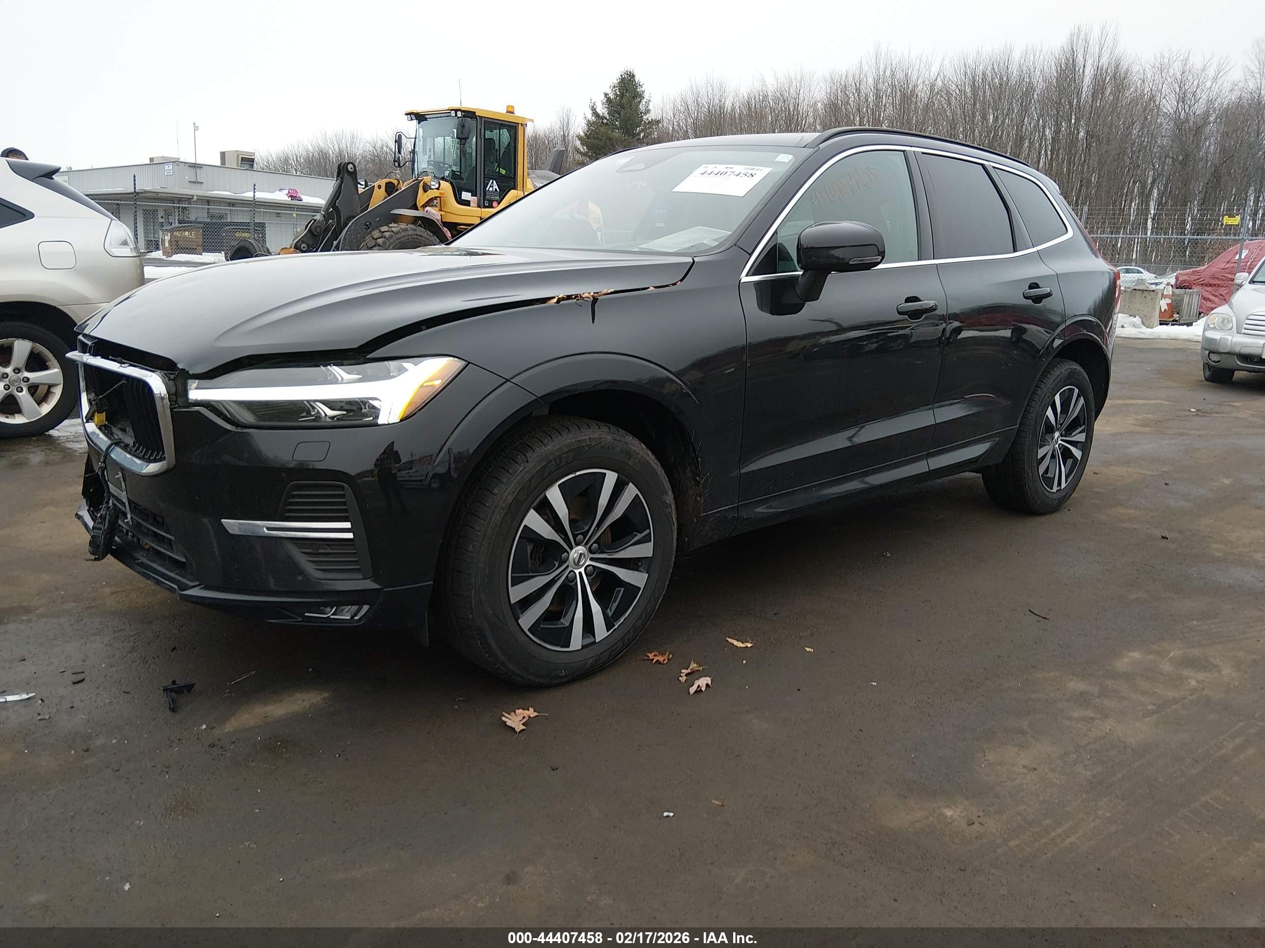 VOLVO XC60 image 2