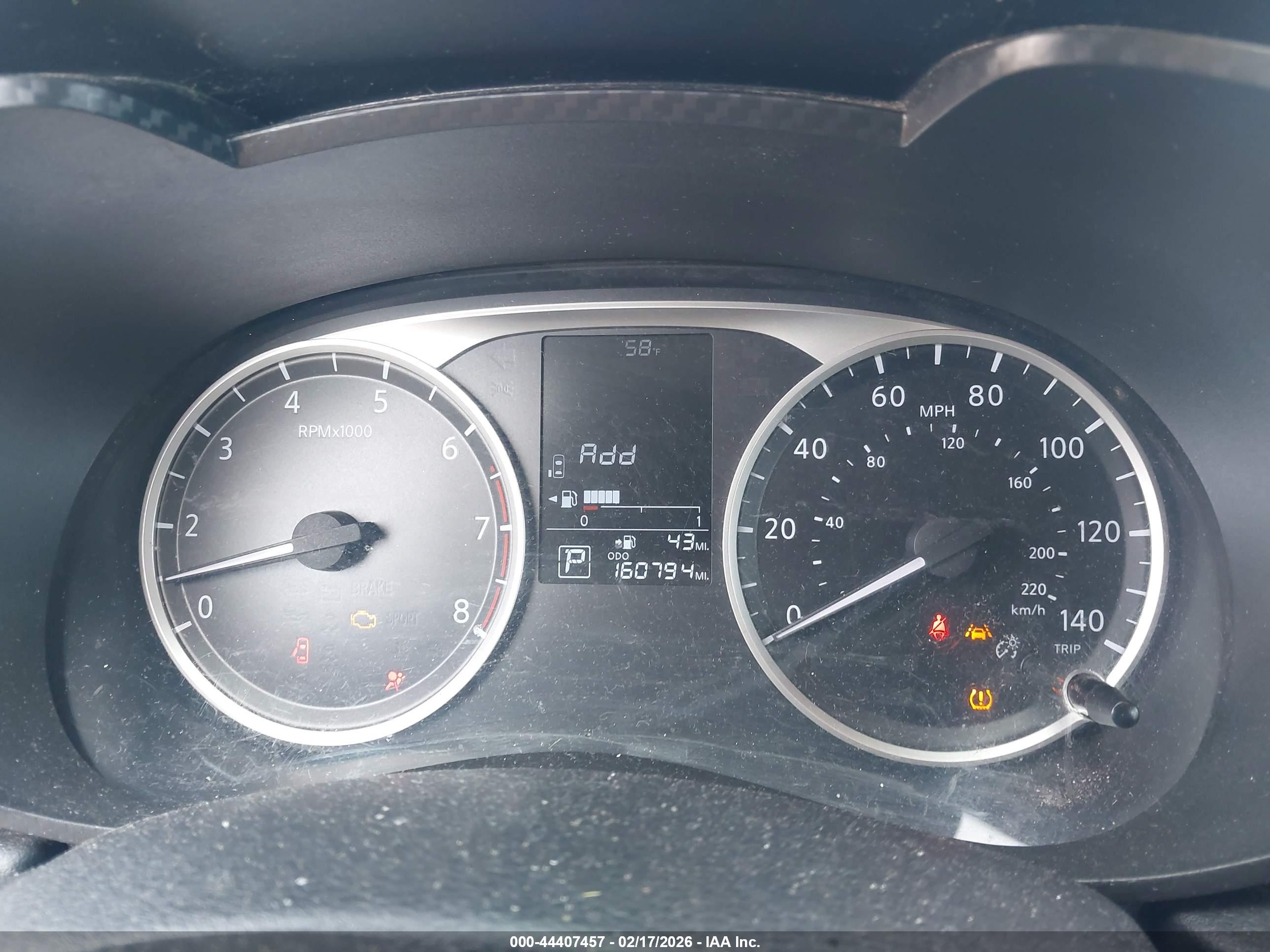 NISSAN VERSA image 7