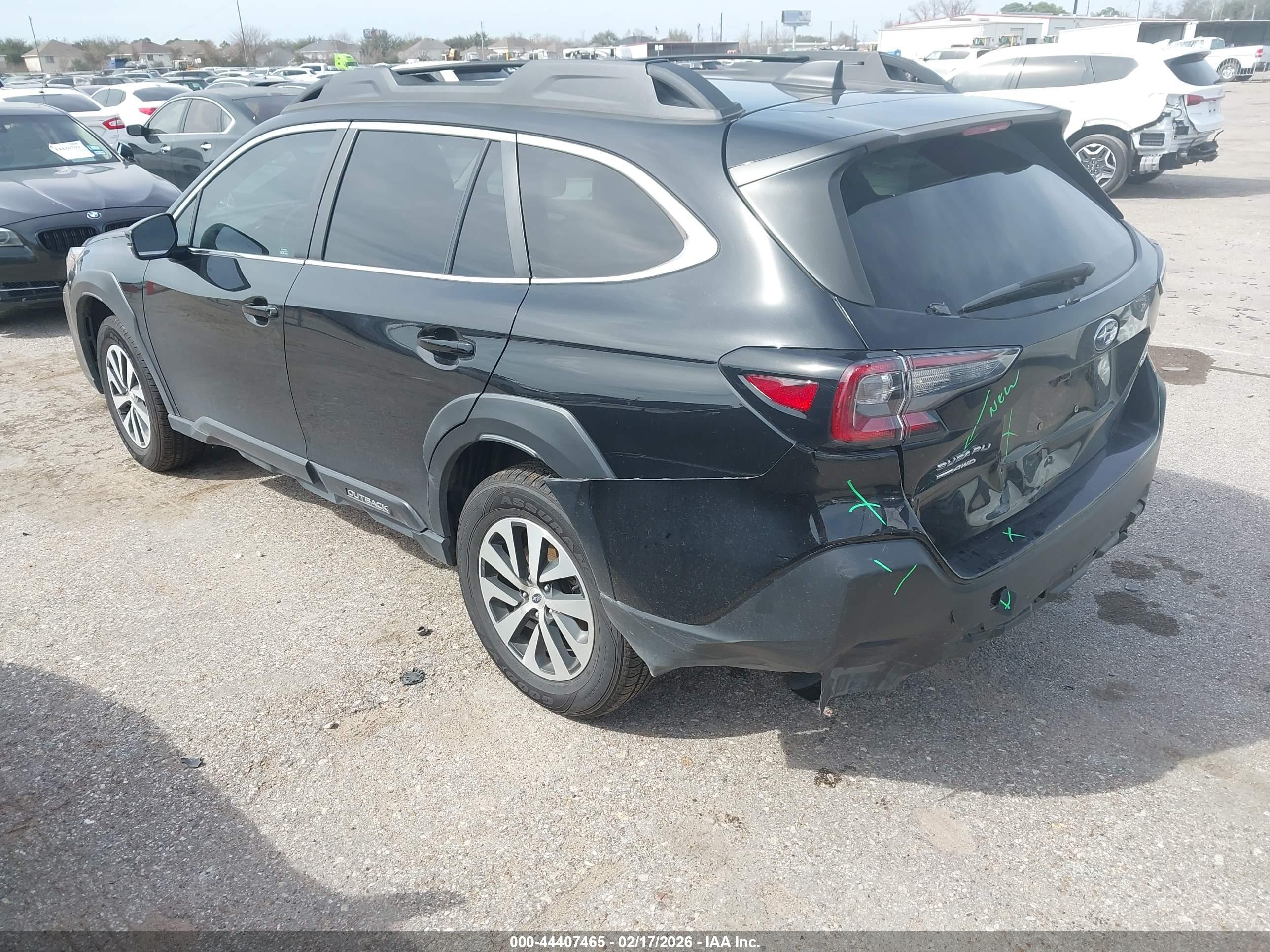 SUBARU OUTBACK image 3