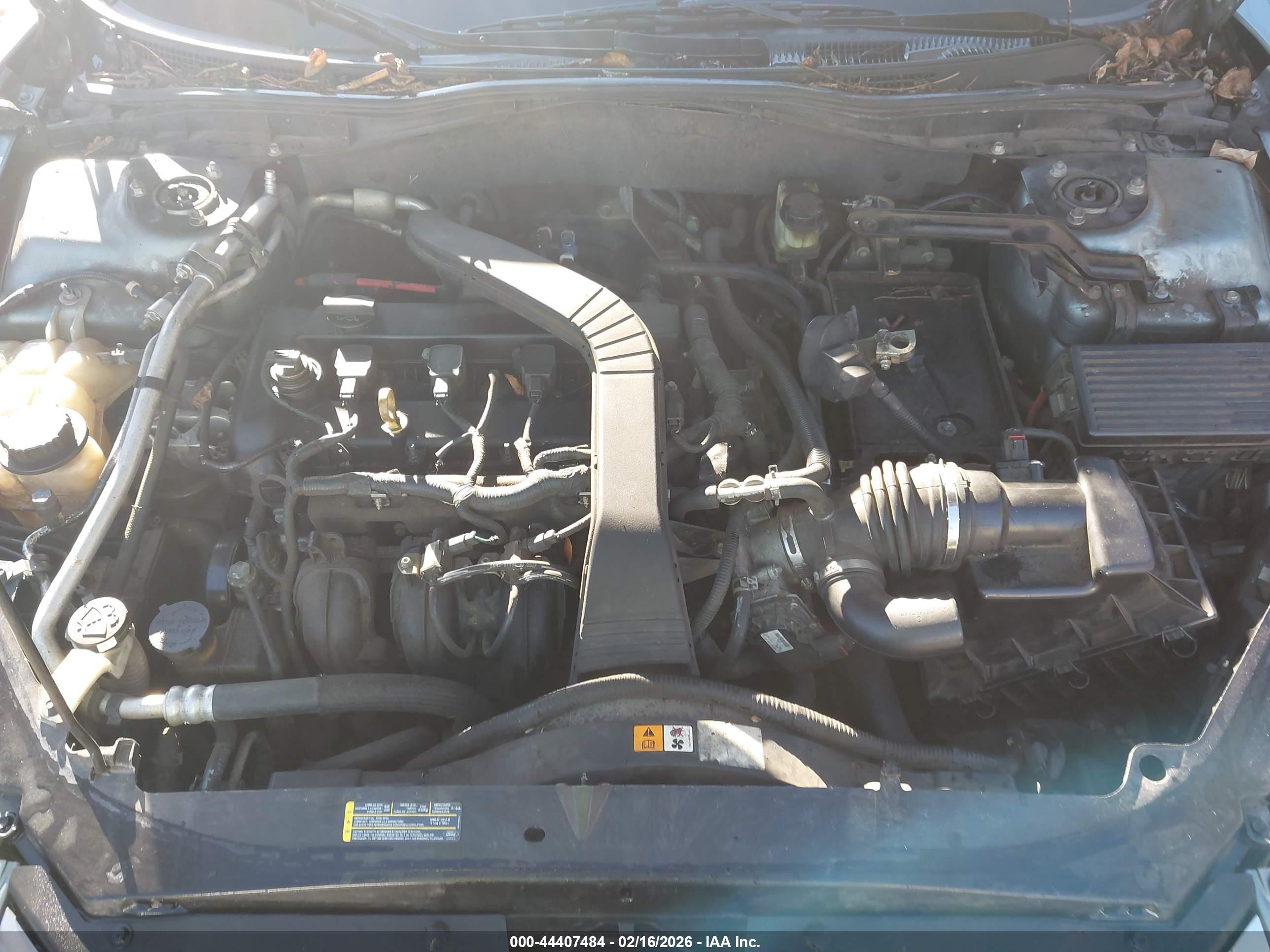 FORD FUSION image 10