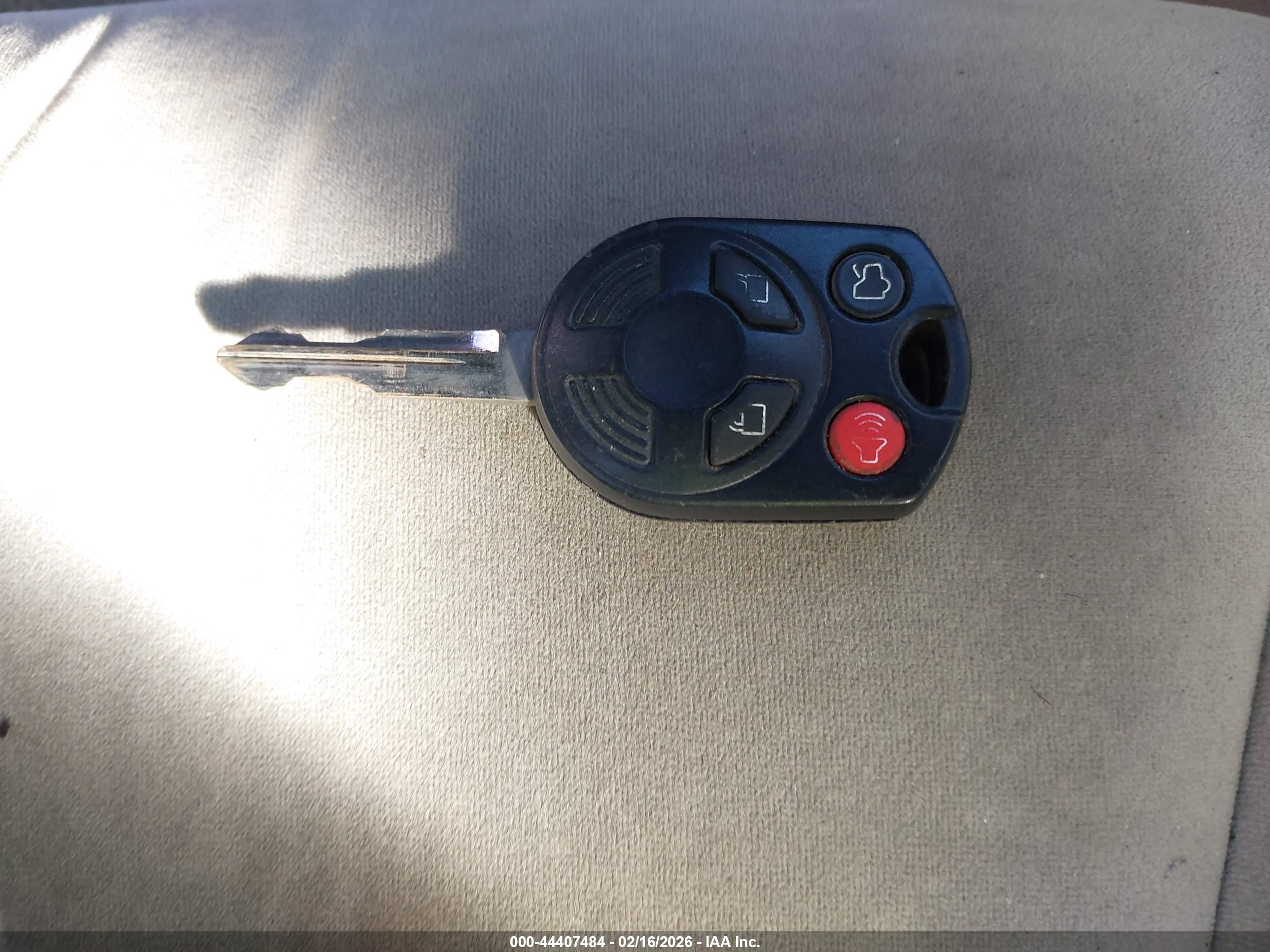 FORD FUSION image 11