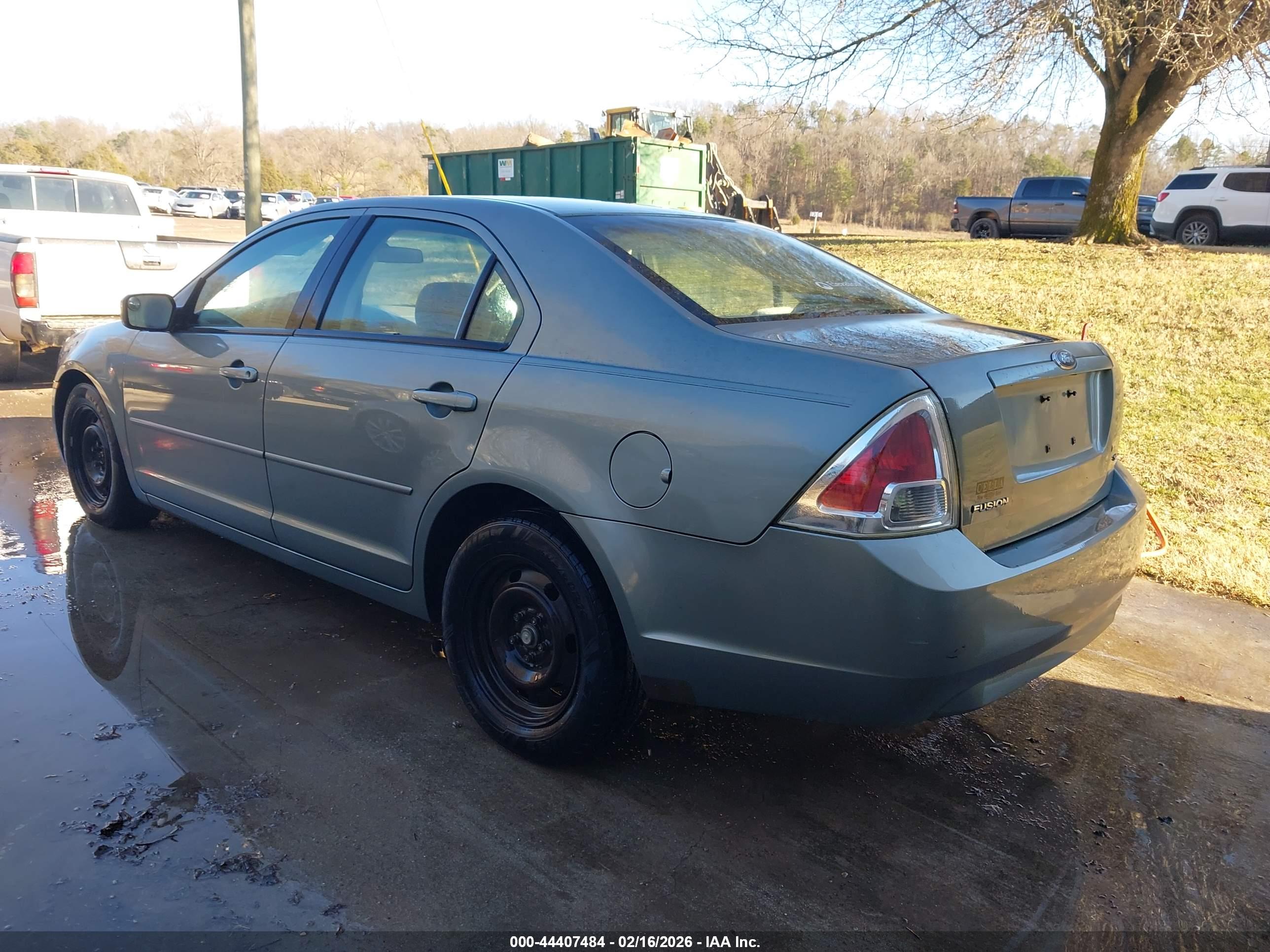 FORD FUSION image 3