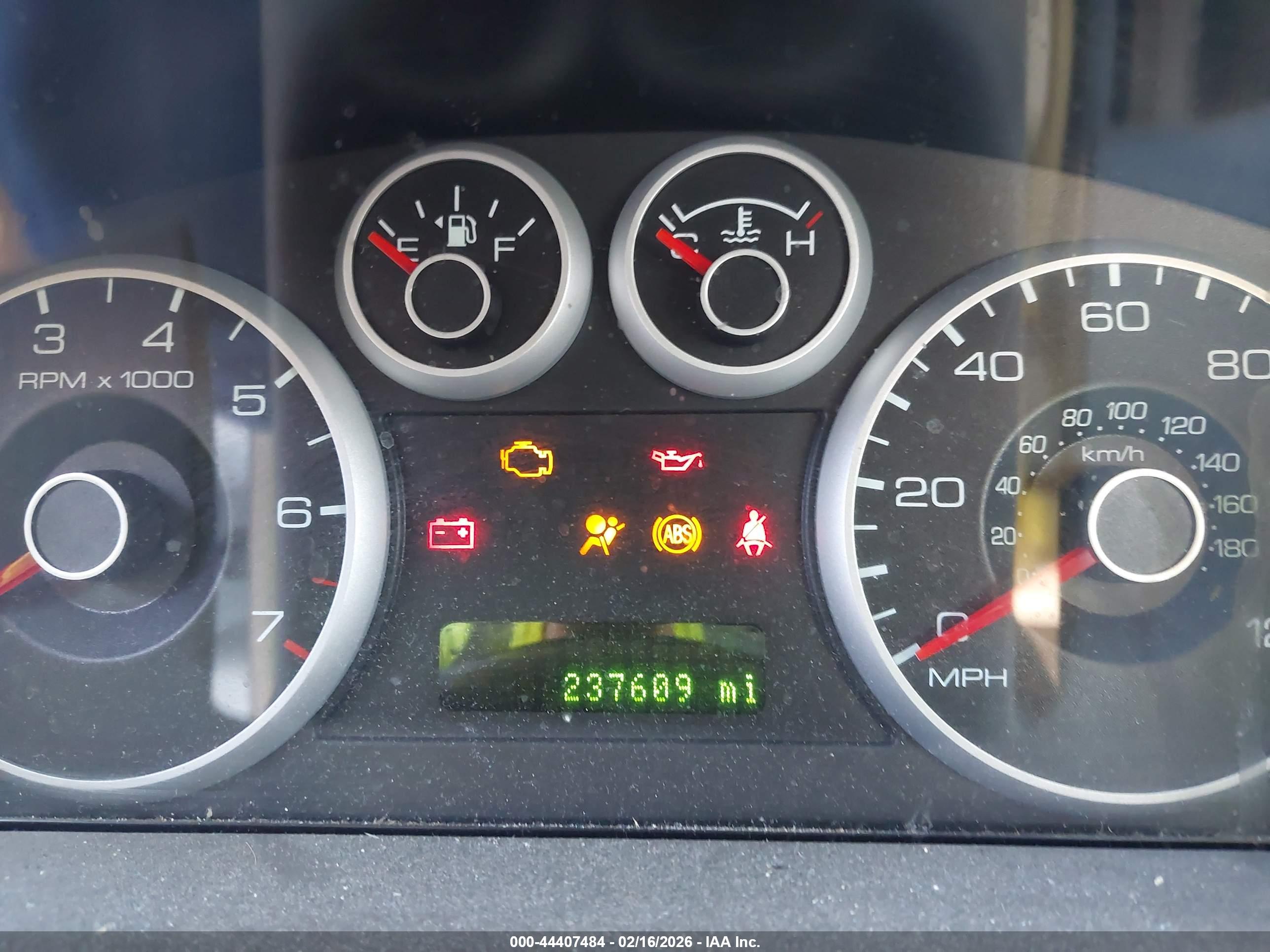 FORD FUSION image 7