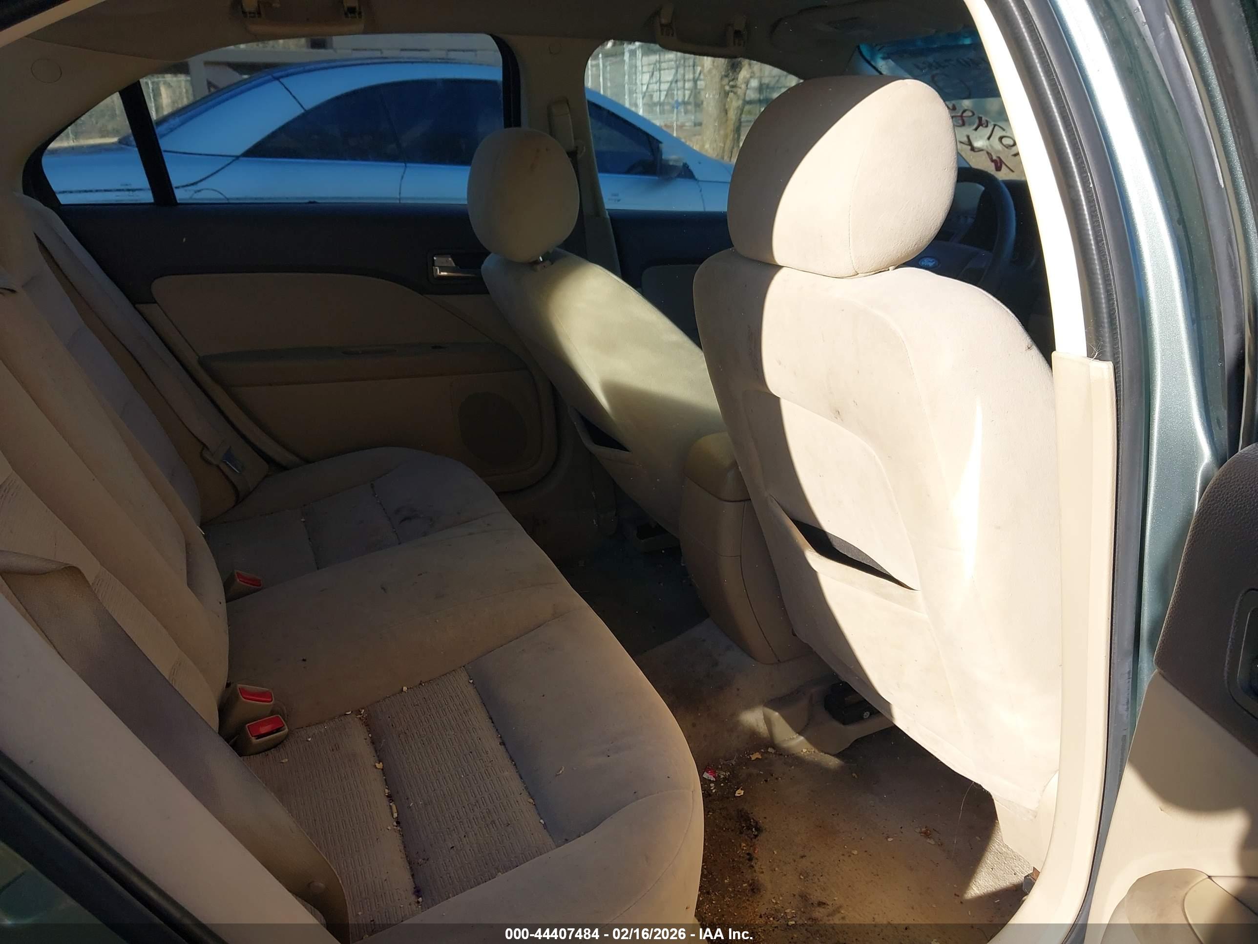 FORD FUSION image 8