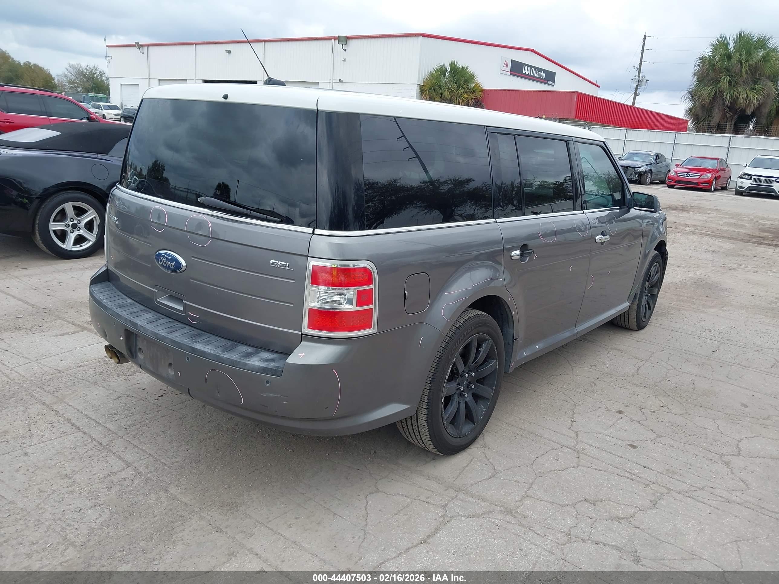 FORD FLEX image 4
