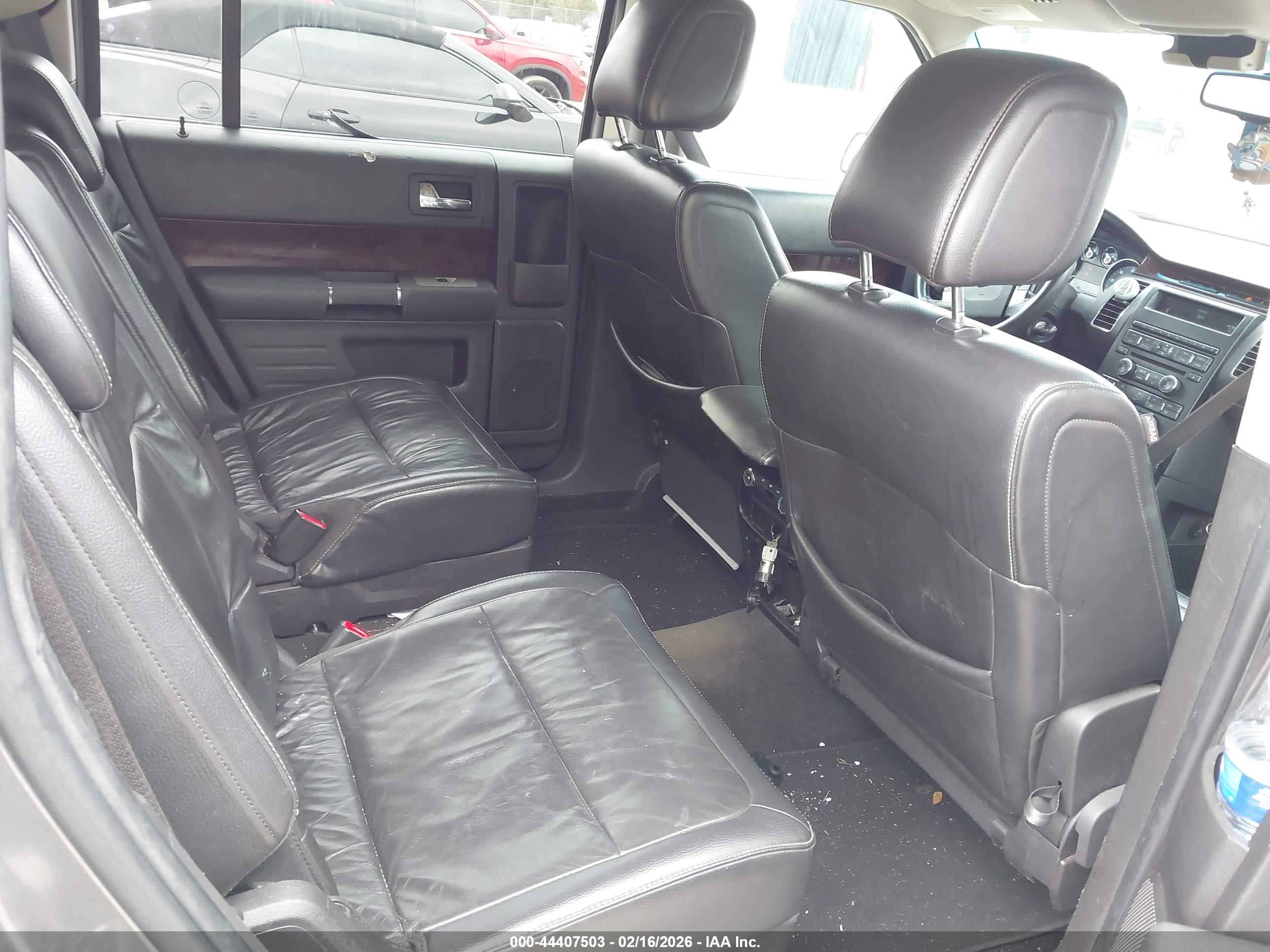 FORD FLEX image 8