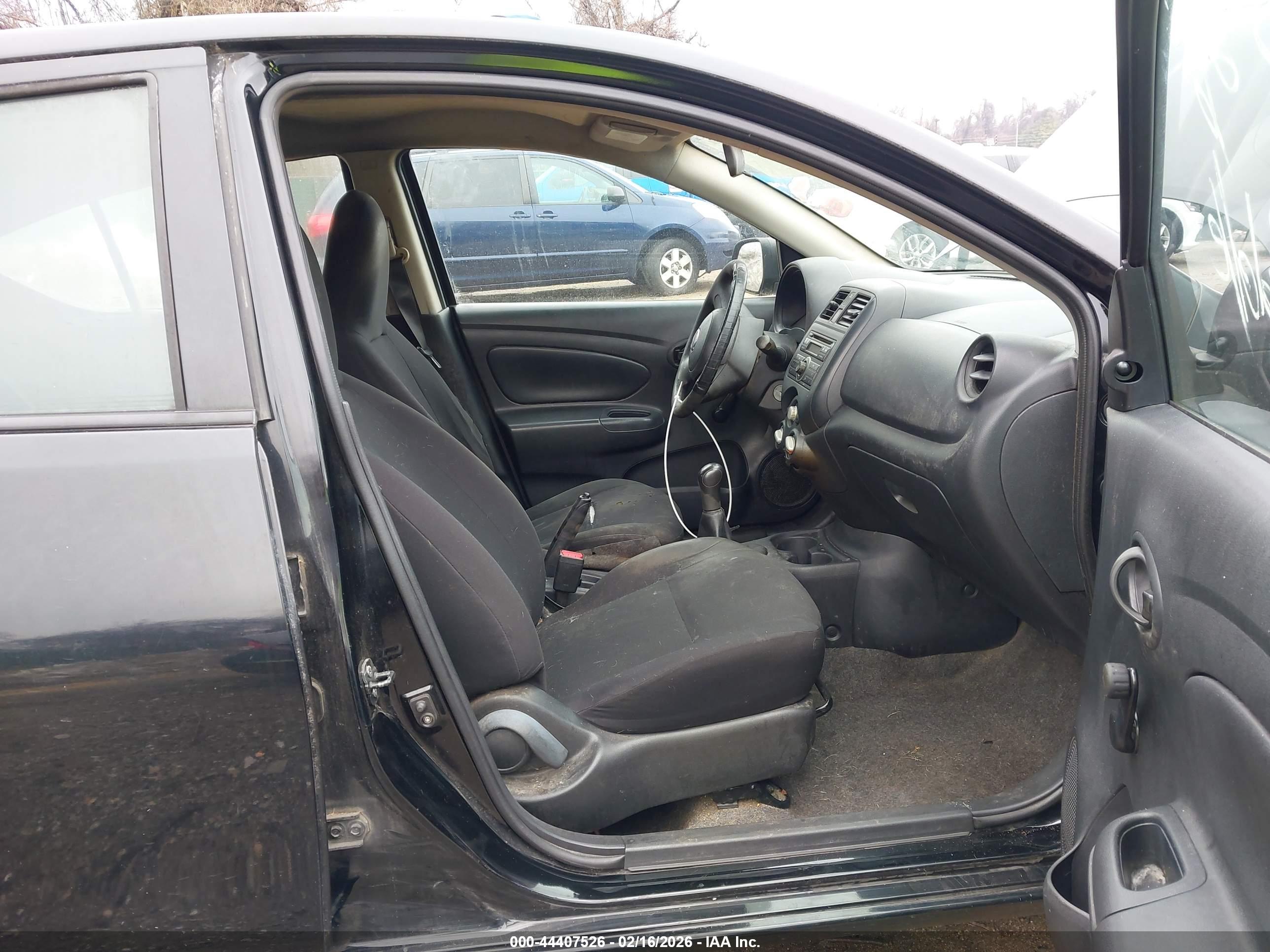 NISSAN VERSA image 5