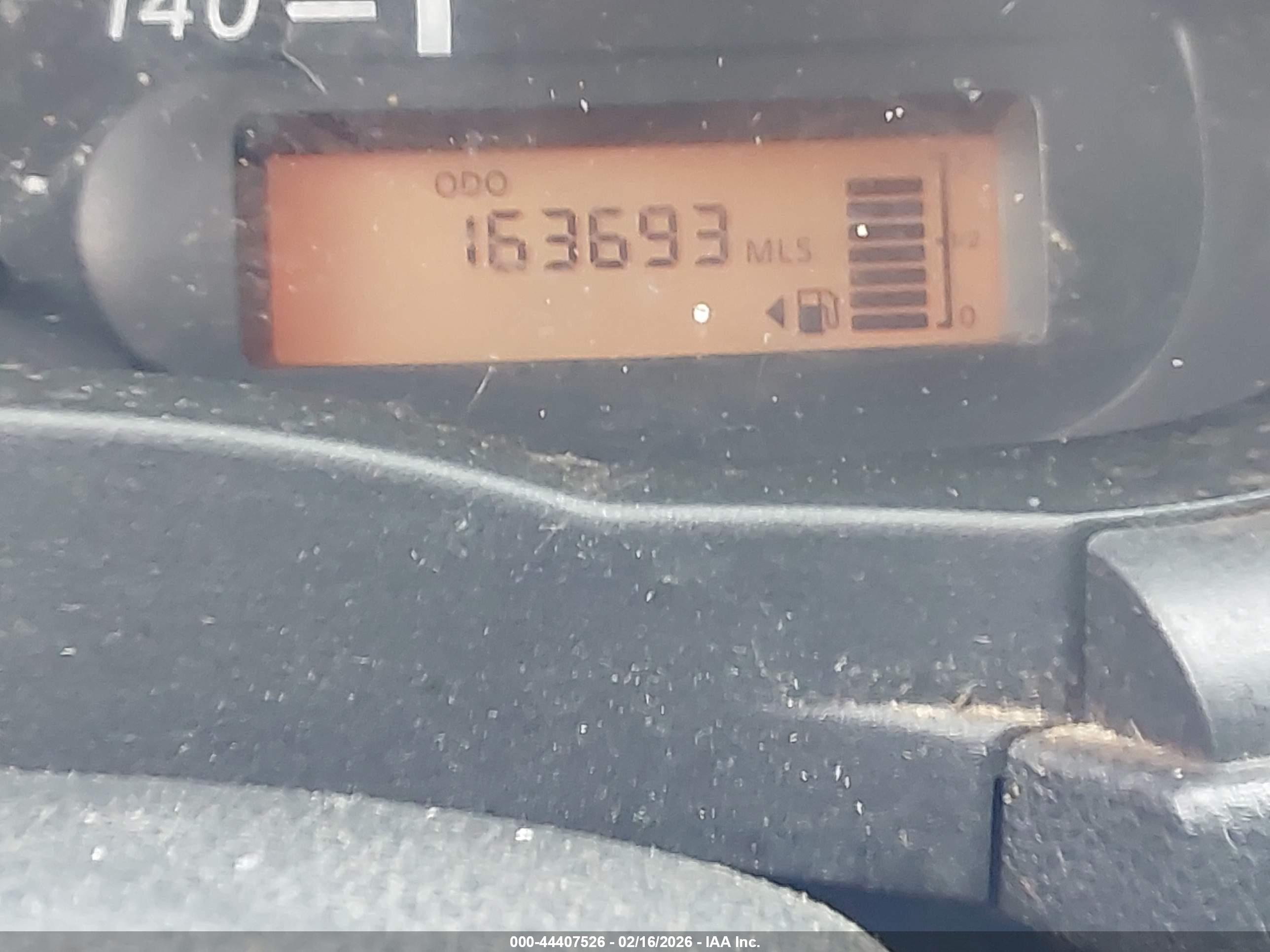 NISSAN VERSA image 6