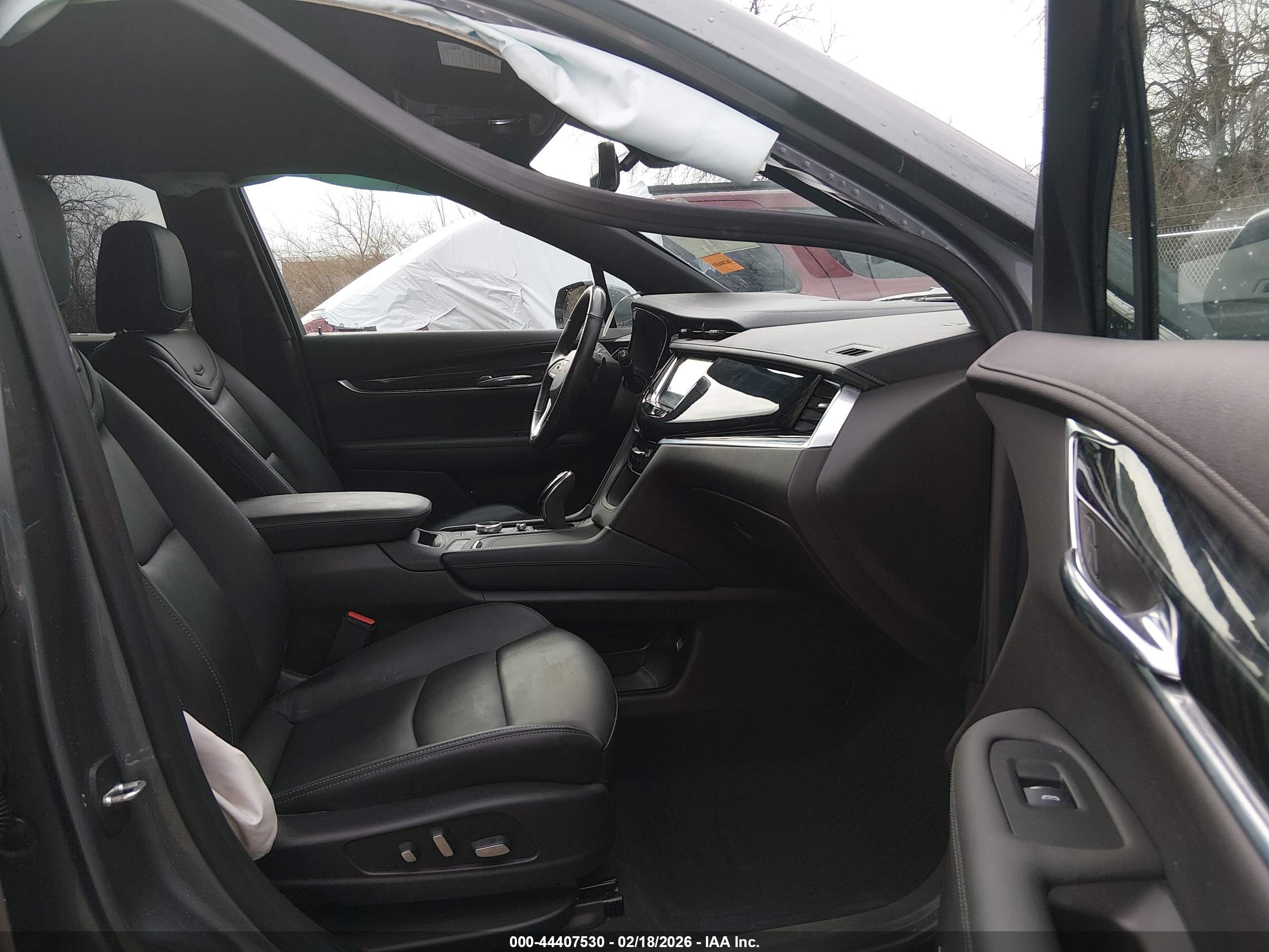 CADILLAC XT6 image 5