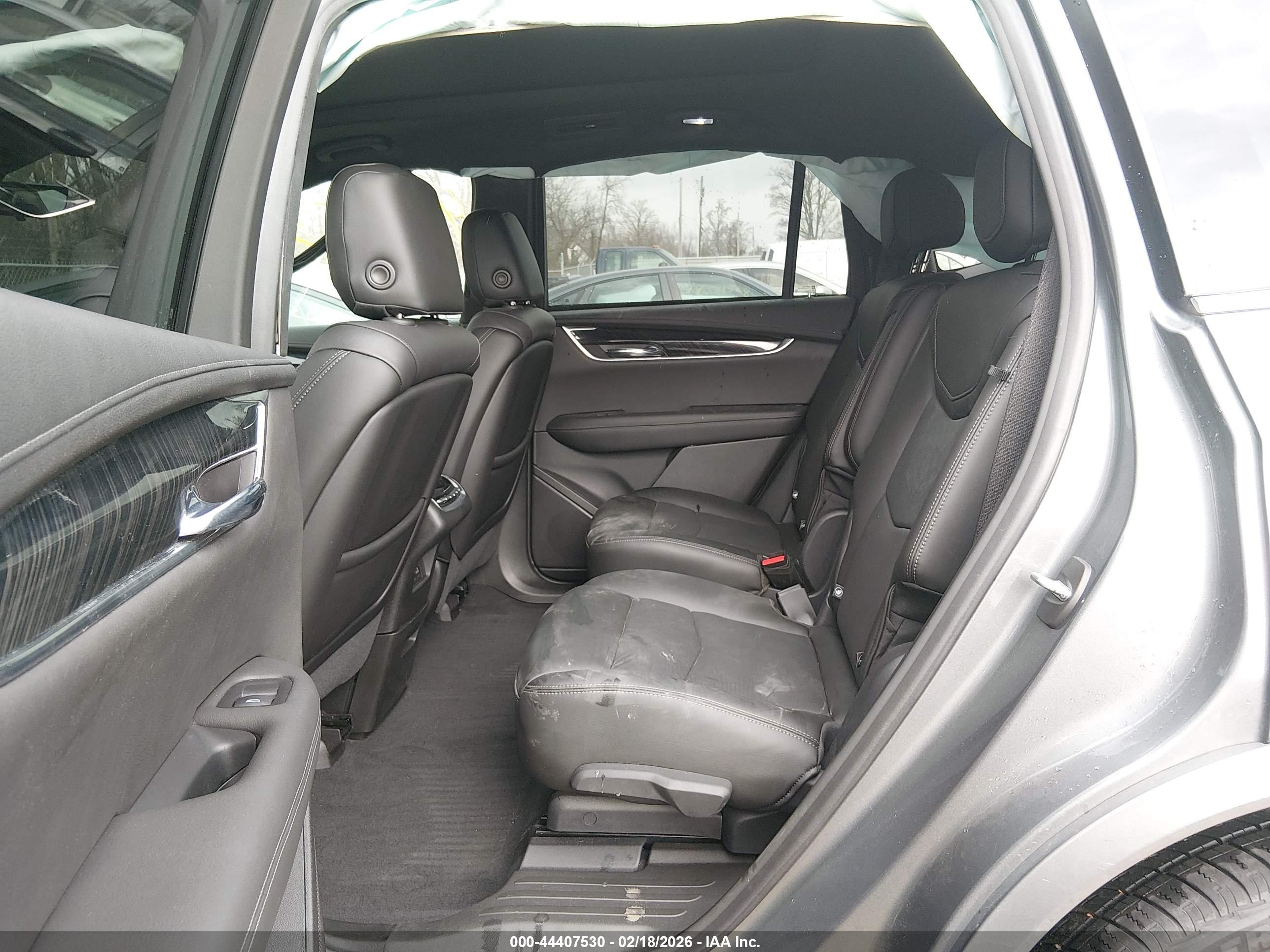 CADILLAC XT6 image 8