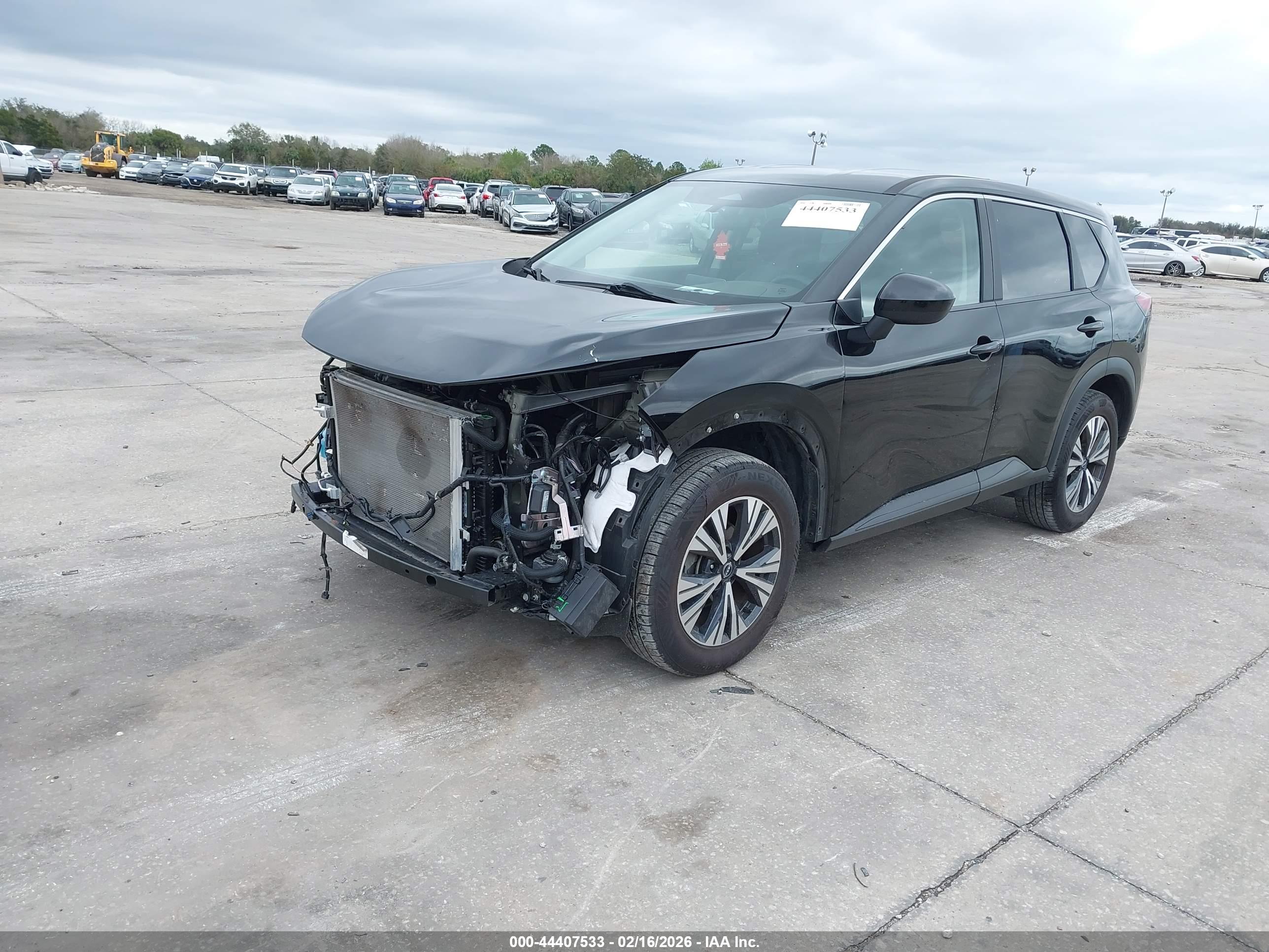 NISSAN ROGUE image 2