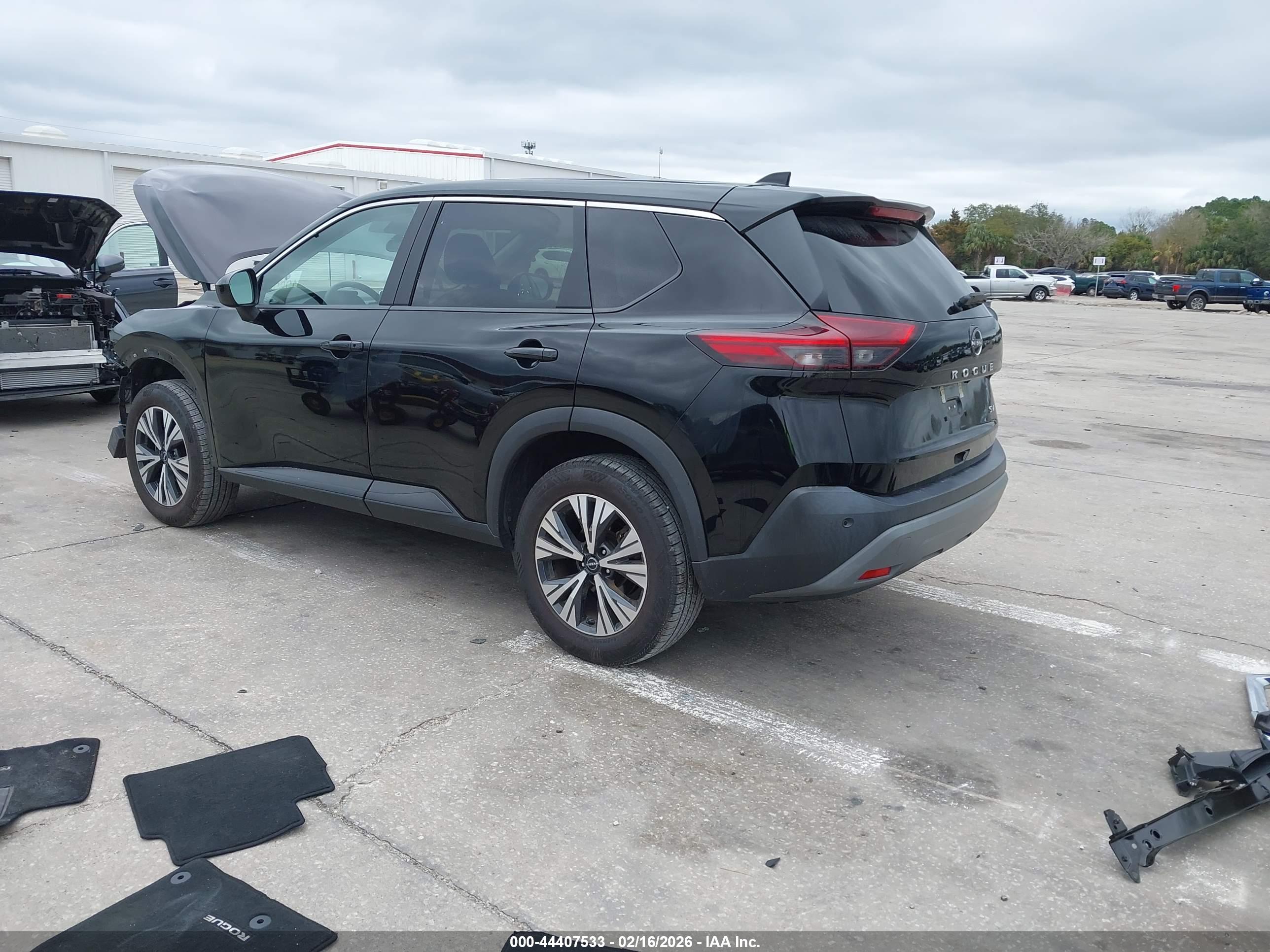 NISSAN ROGUE image 3