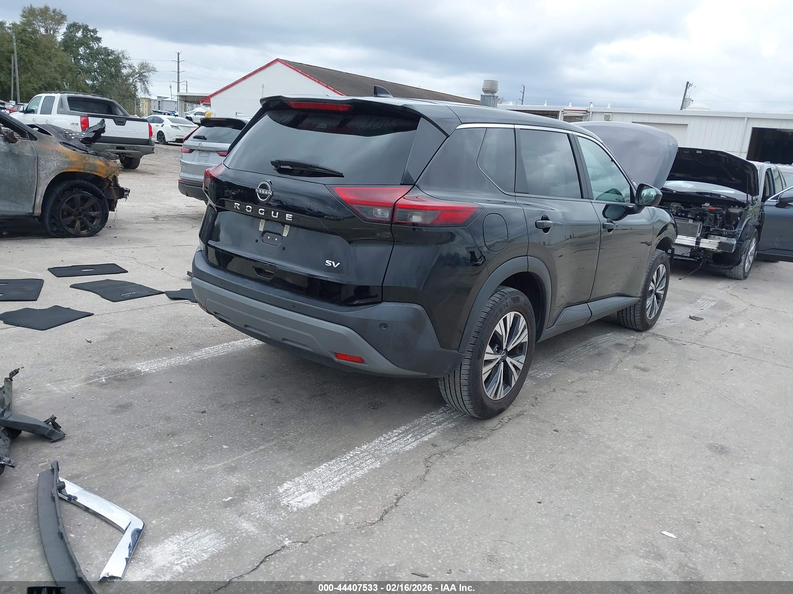 NISSAN ROGUE image 4