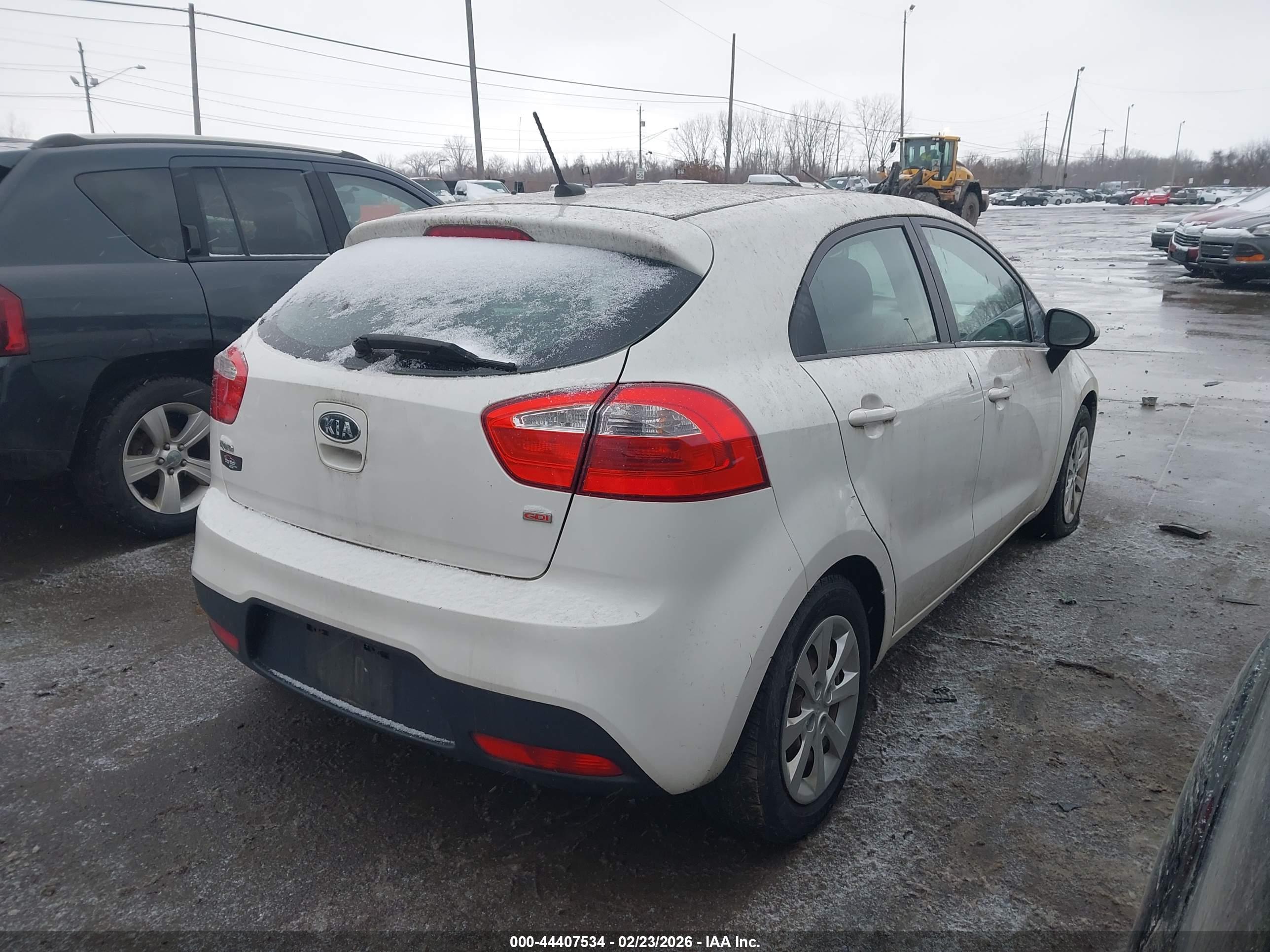 KIA RIO5 image 4