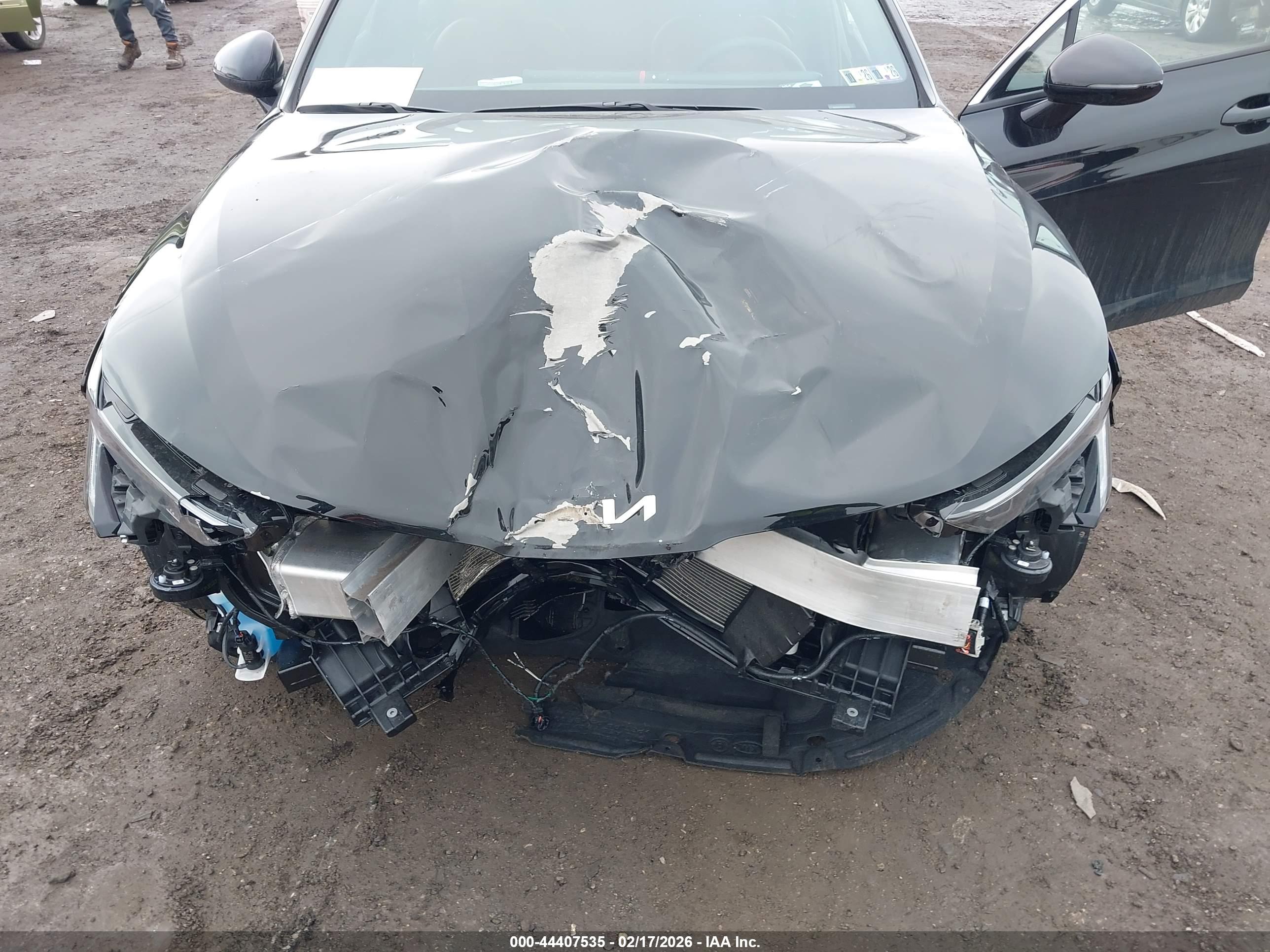 KIA K5 image 10