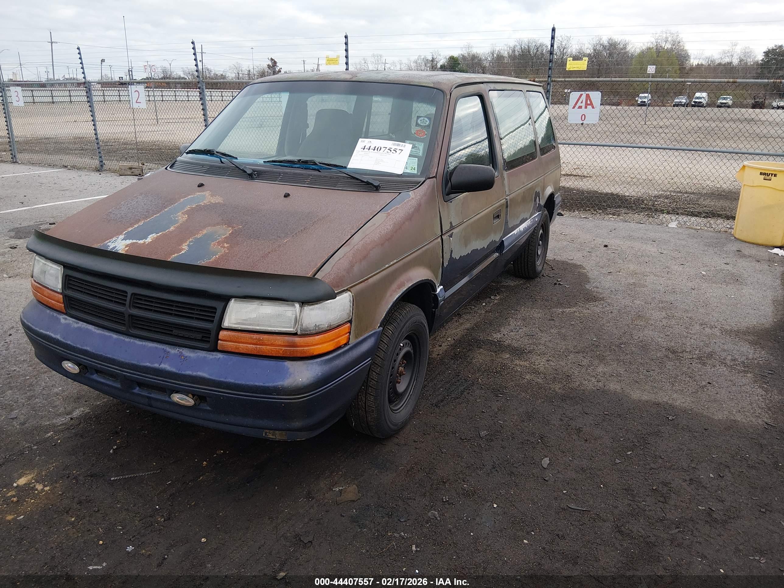 DODGE CARAVAN image 2