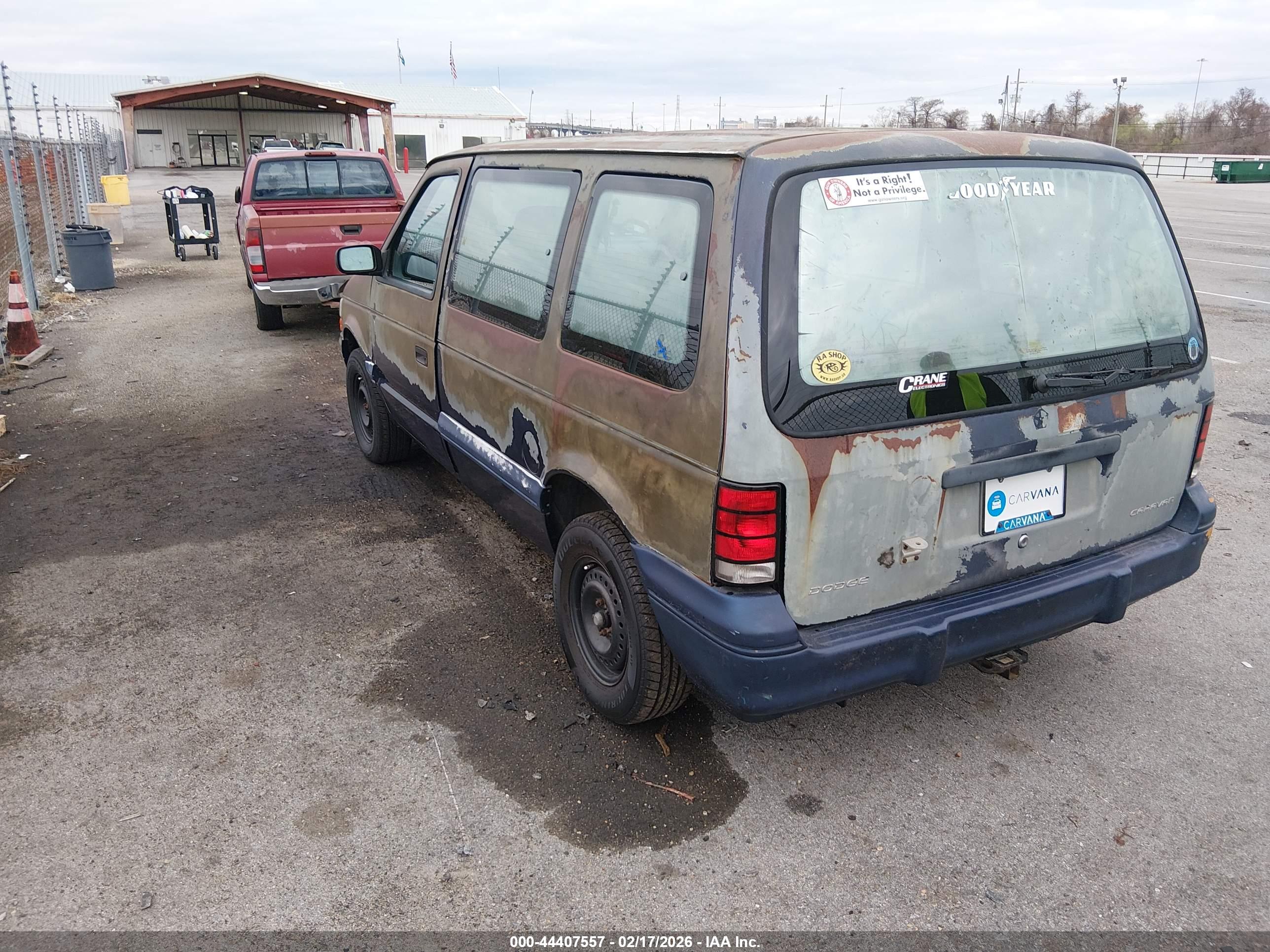 DODGE CARAVAN image 3