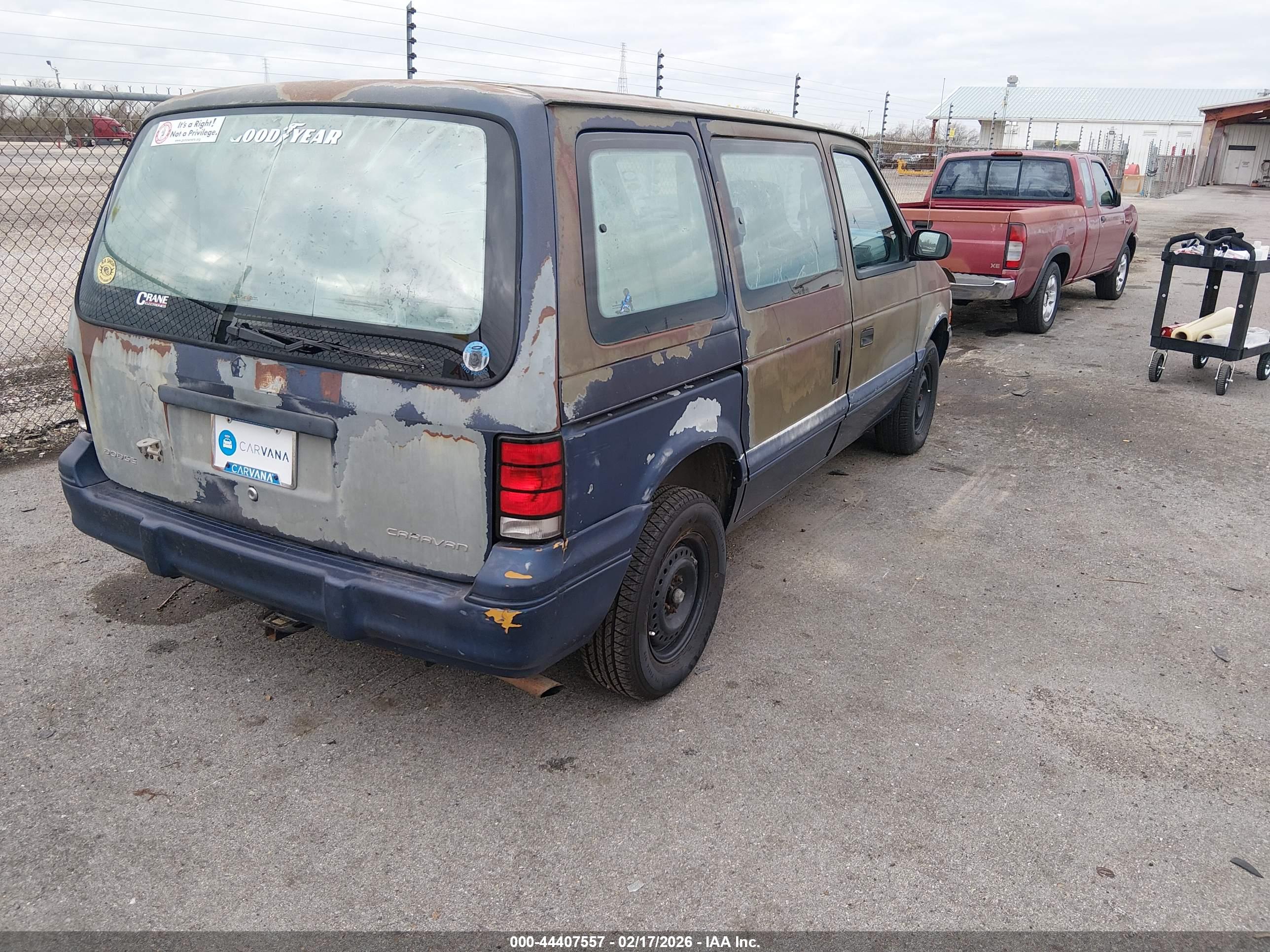 DODGE CARAVAN image 4