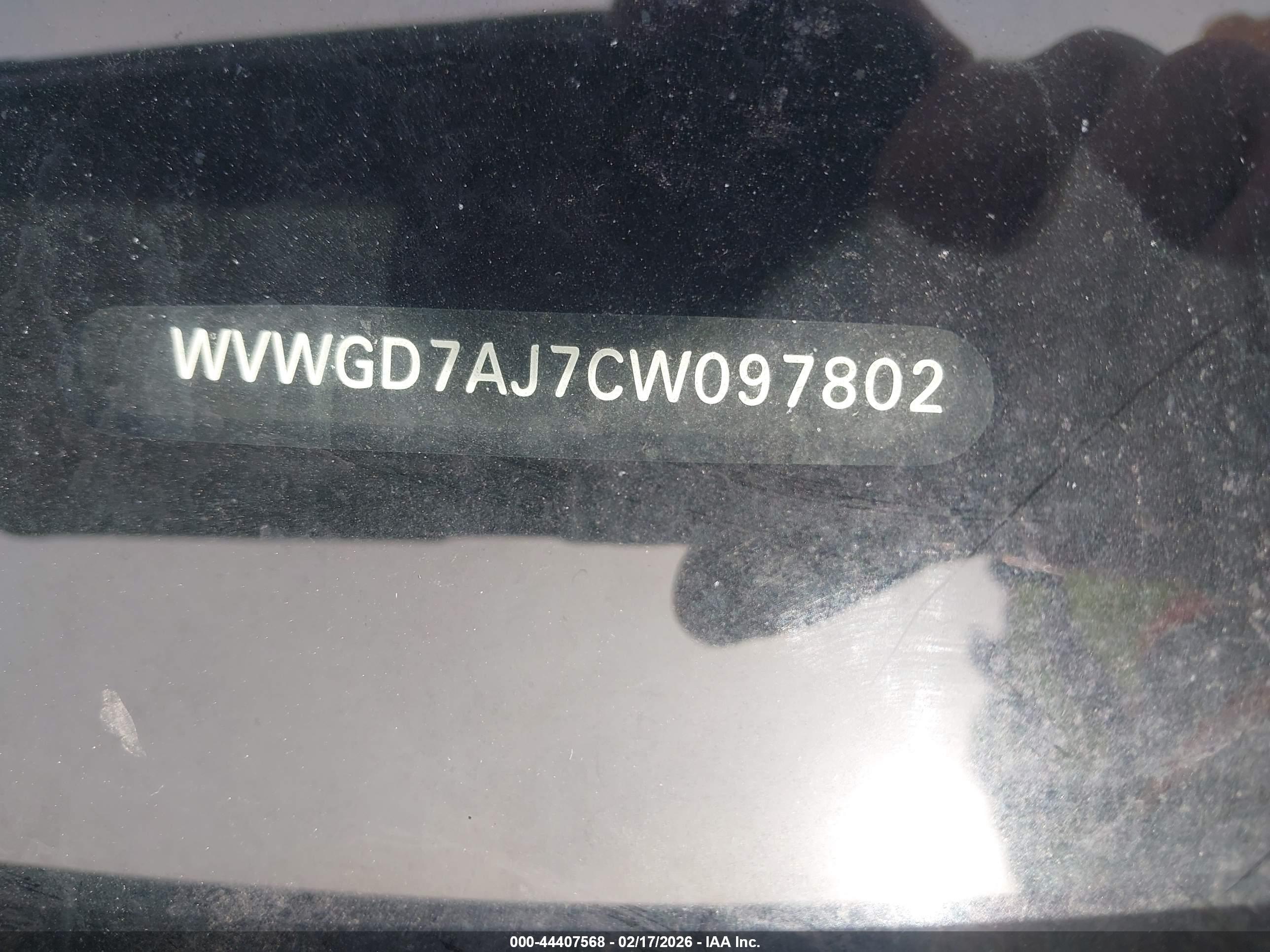 VOLKSWAGEN GTI image 9
