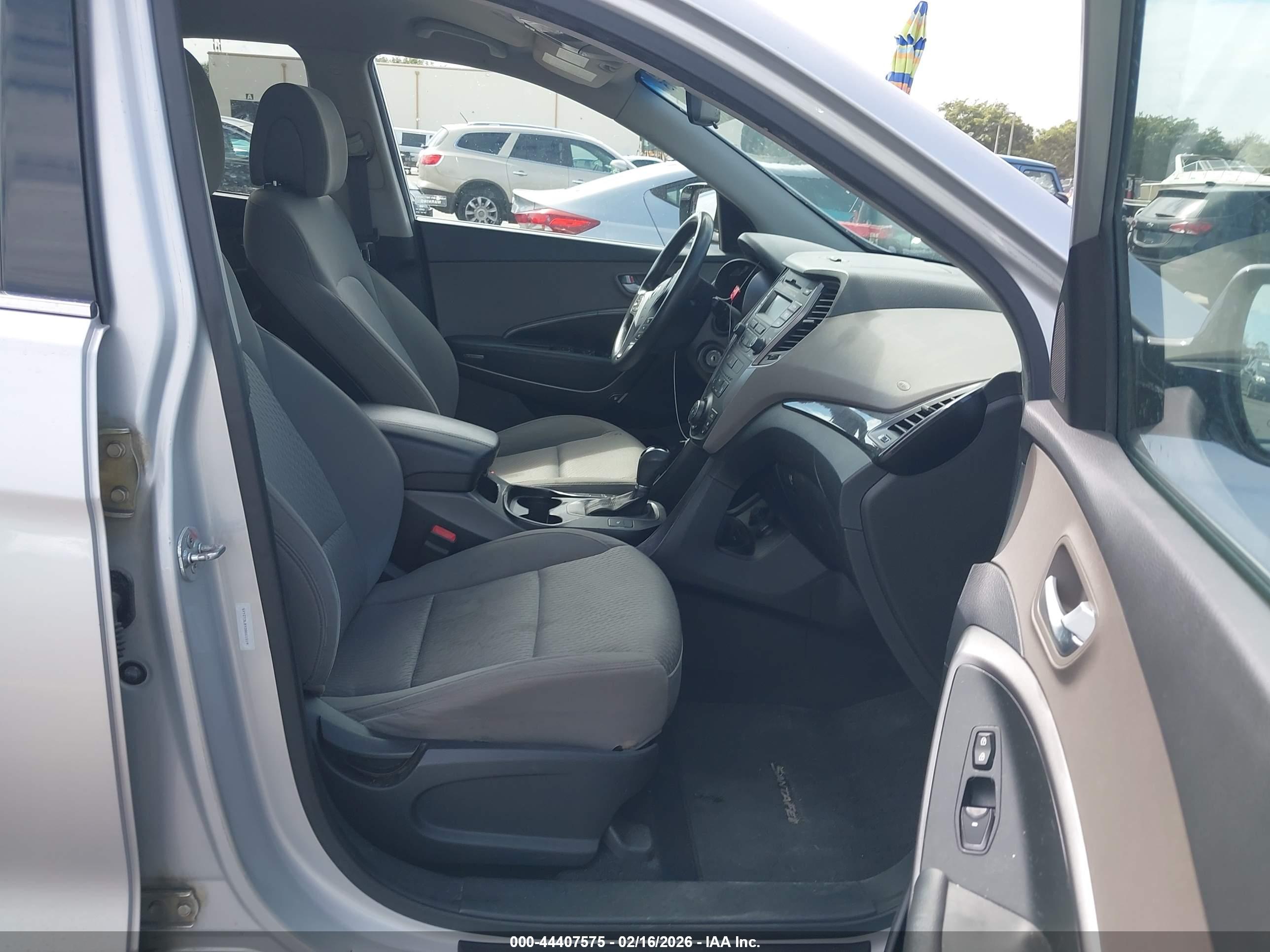 HYUNDAI SANTA image 5