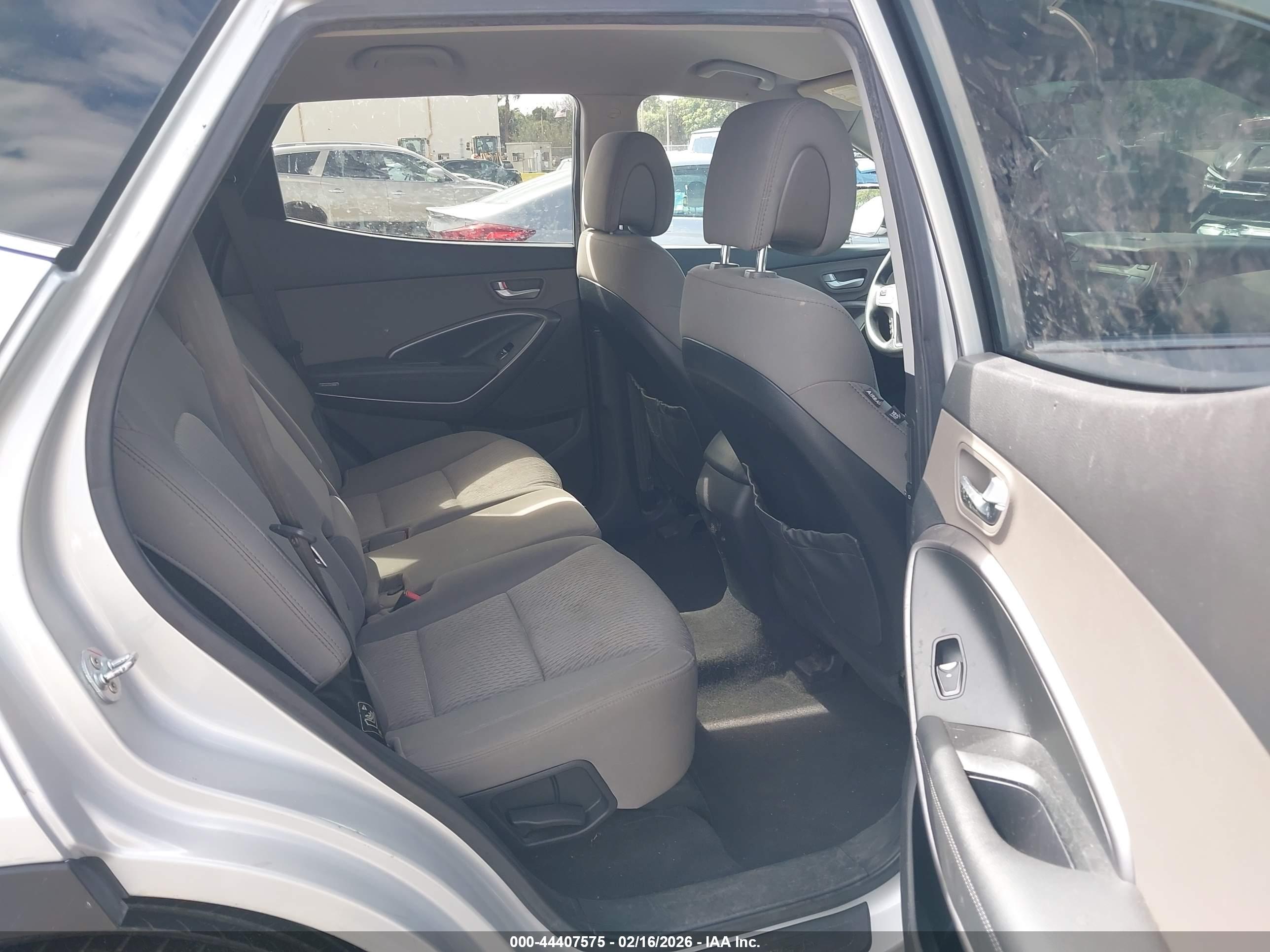 HYUNDAI SANTA image 8