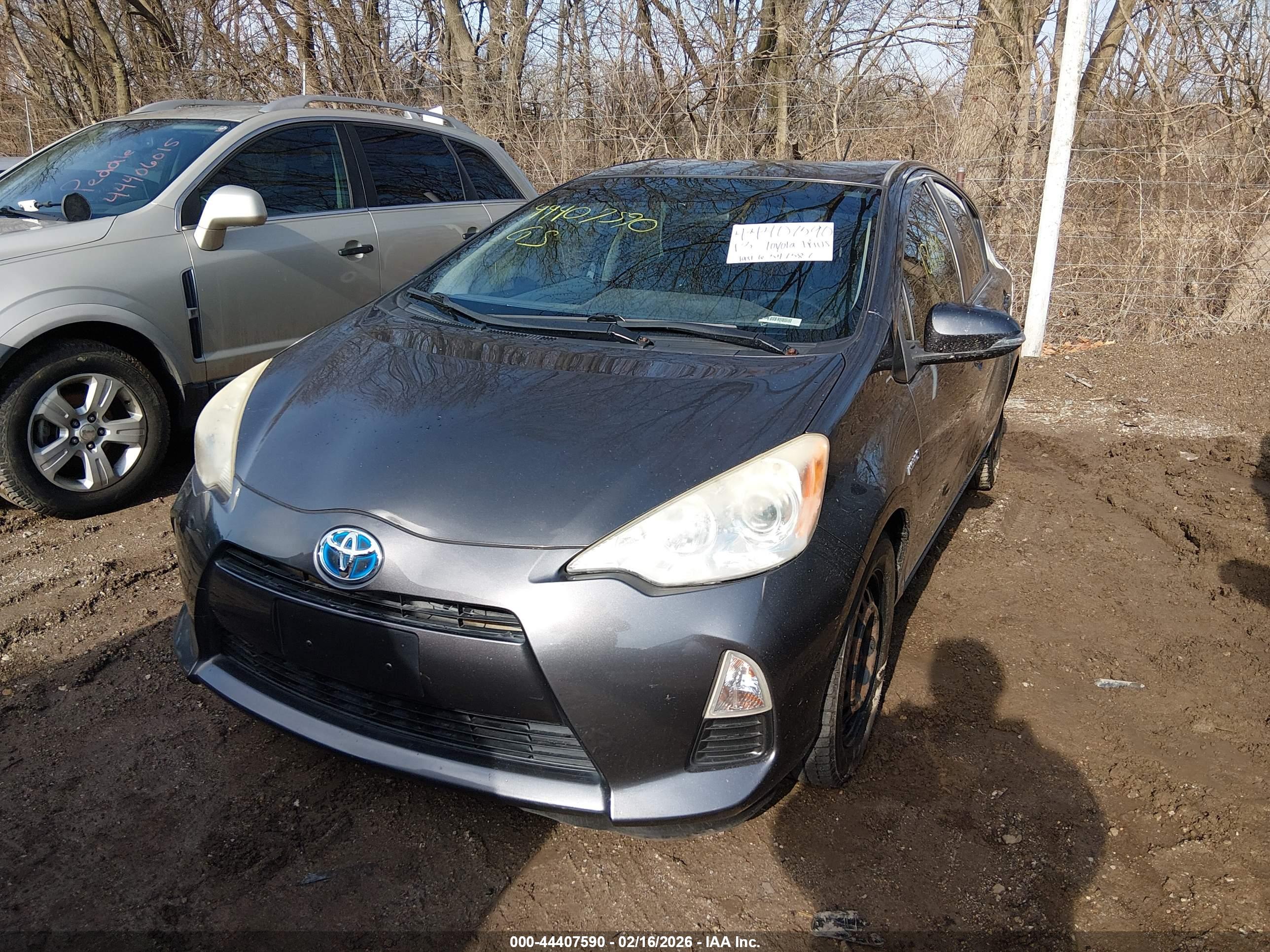 TOYOTA PRIUS image 6