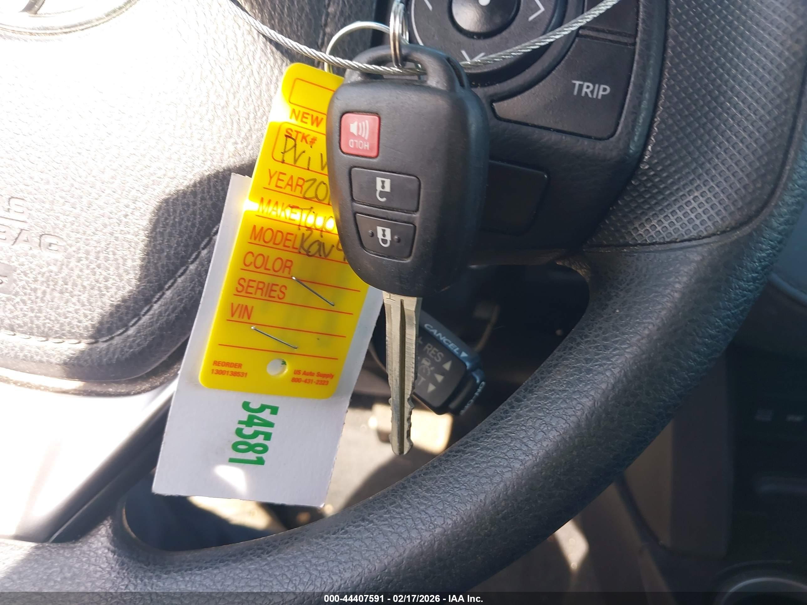 TOYOTA RAV4 image 11