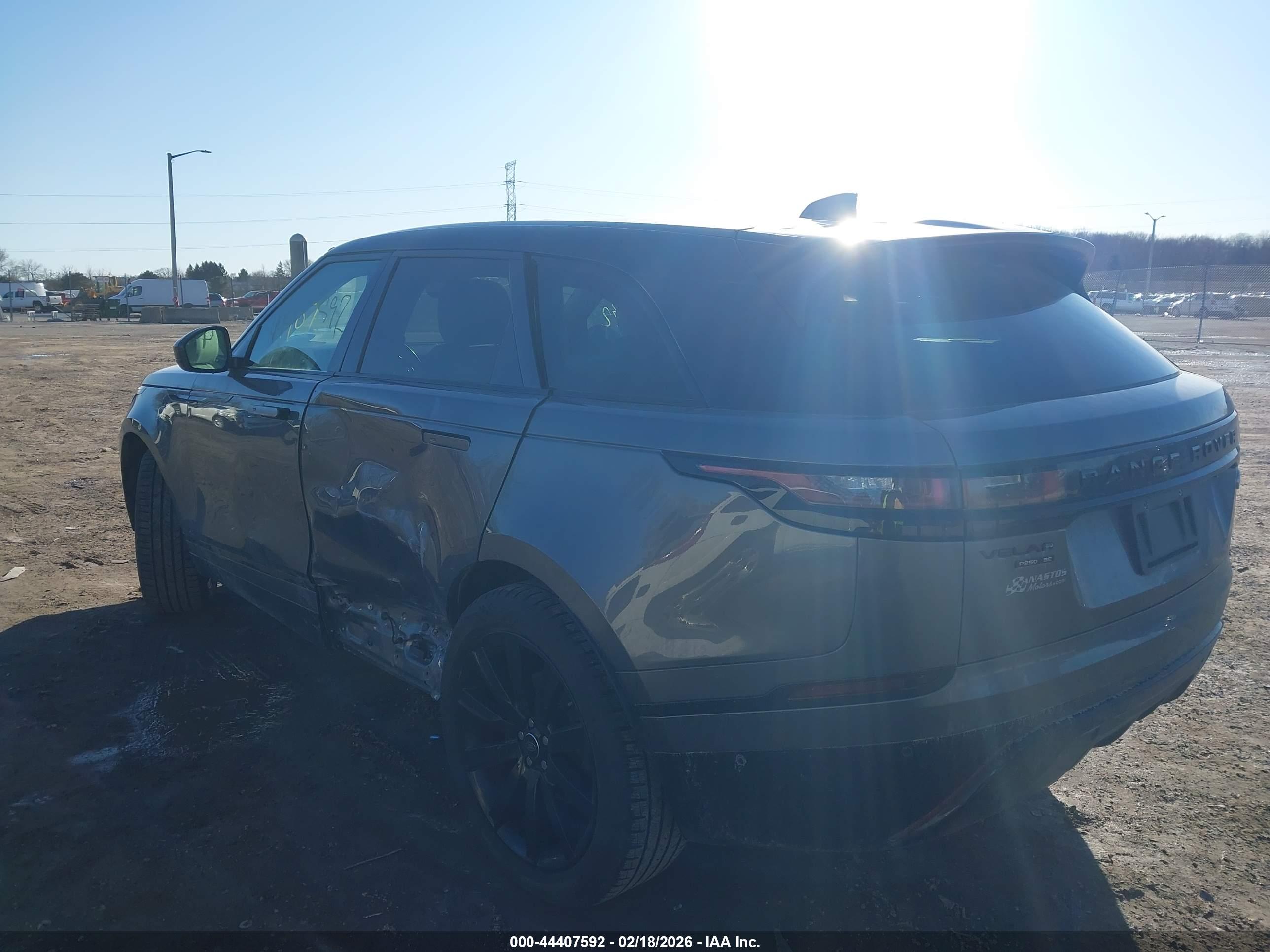 LAND ROVER image 3