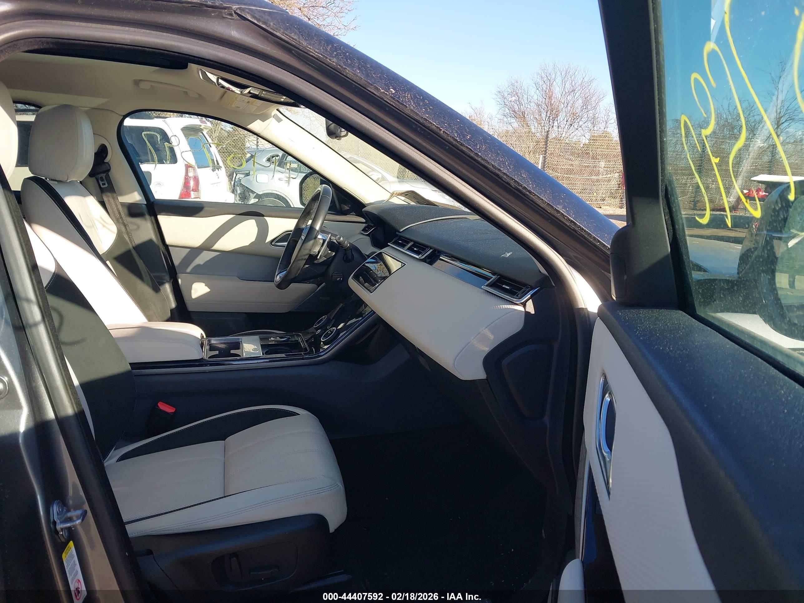 LAND ROVER image 5
