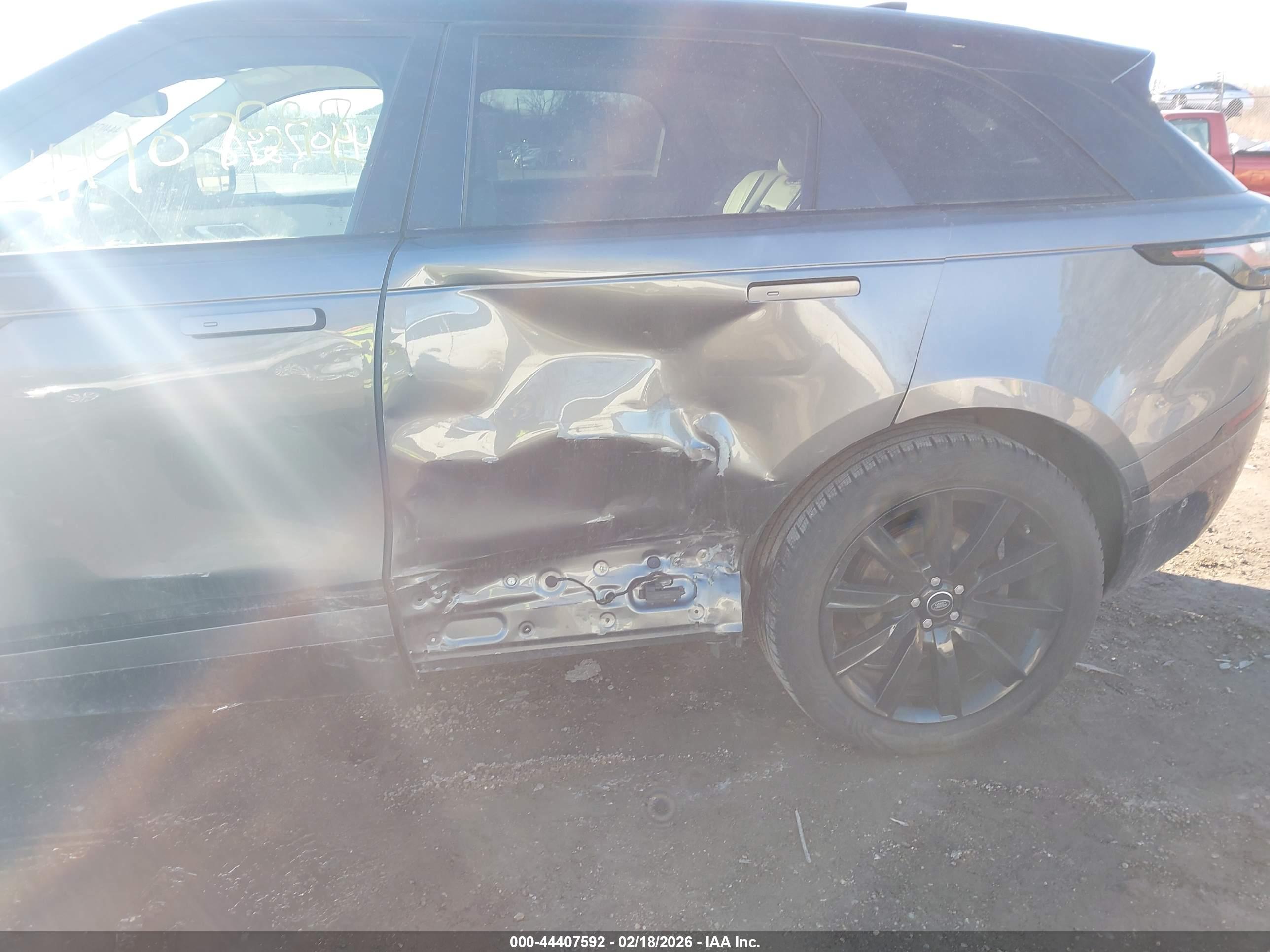 LAND ROVER image 6
