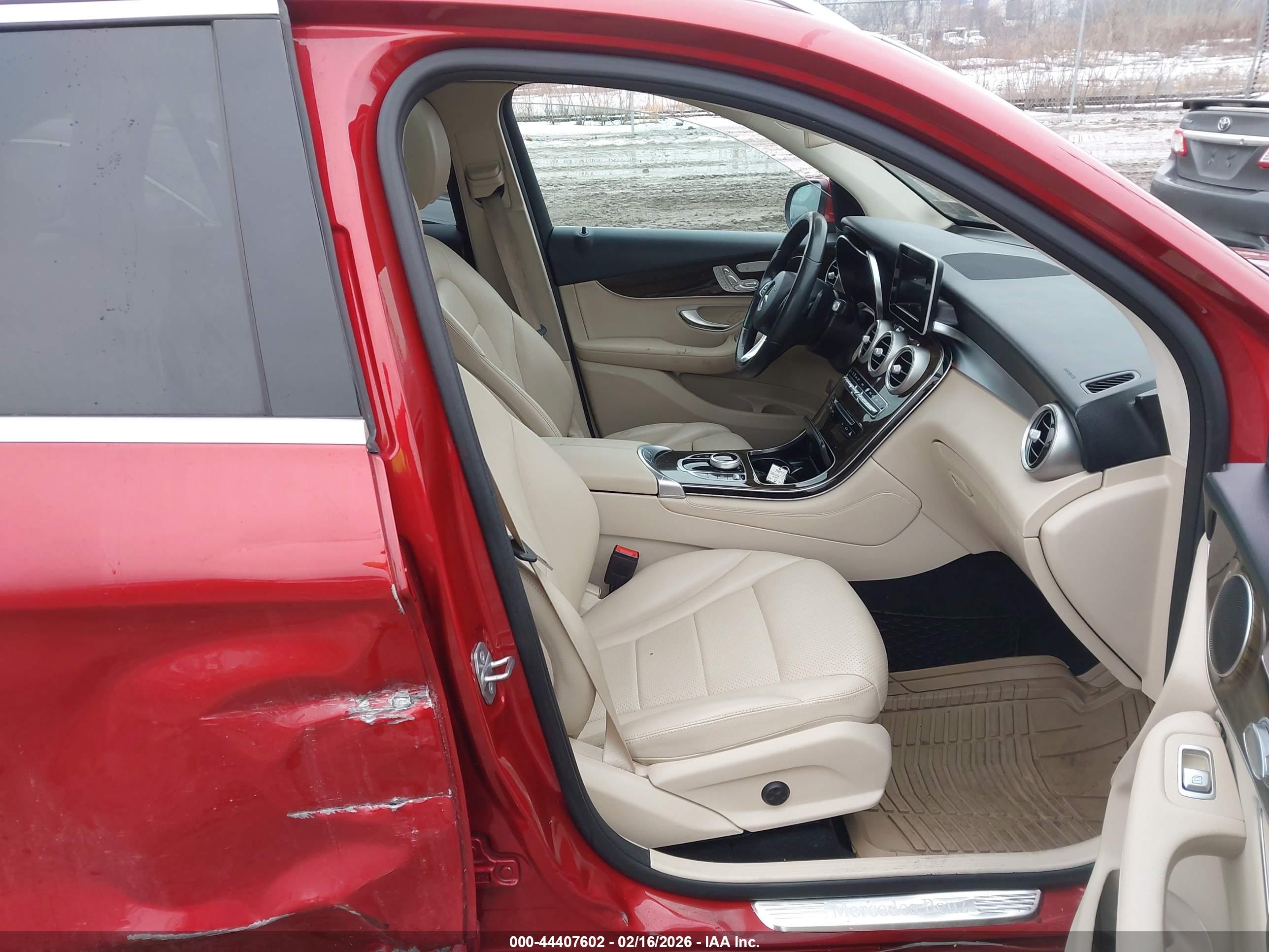 MERCEDES-BENZ GLC image 5