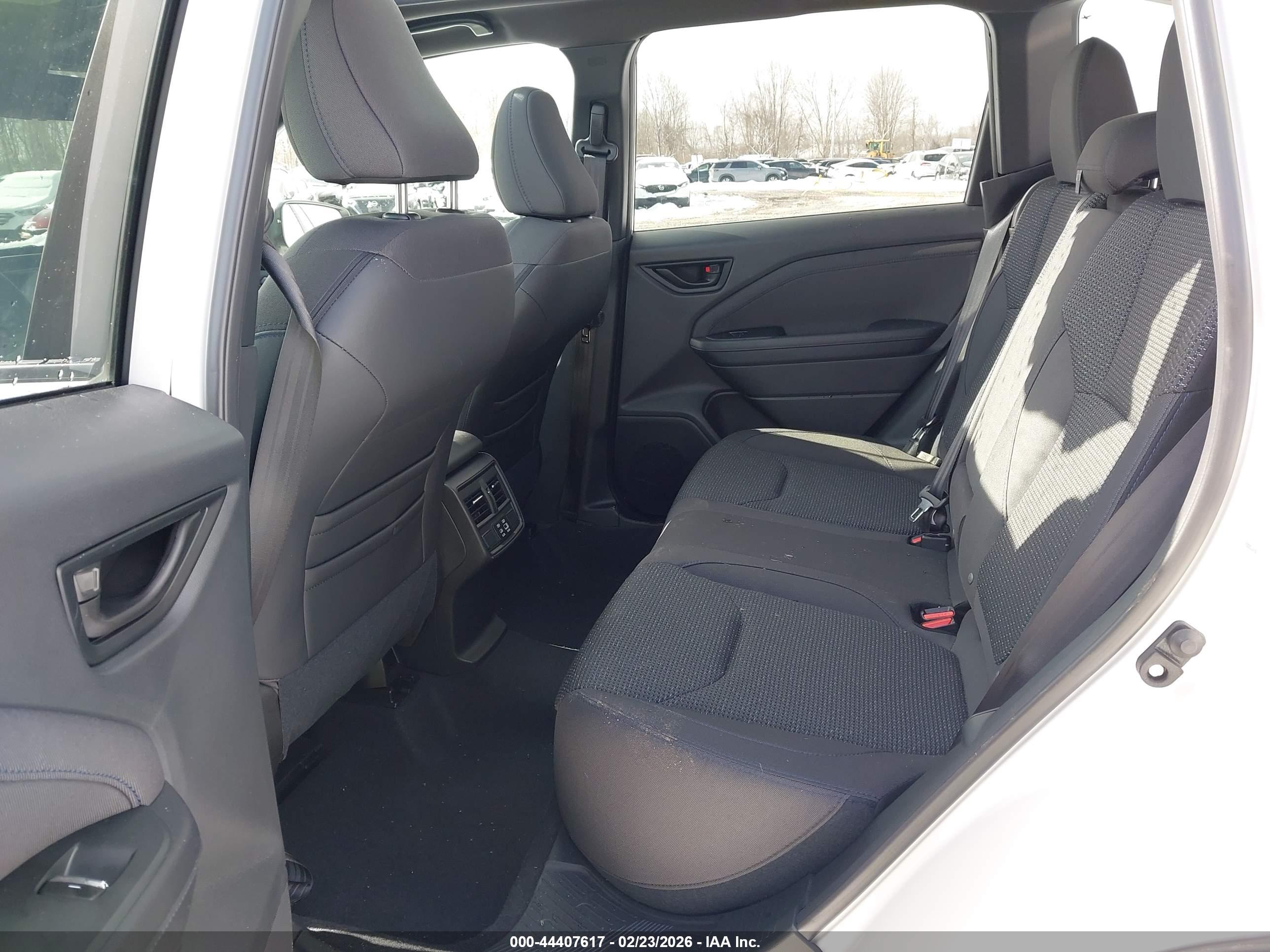 SUBARU FORESTER image 8