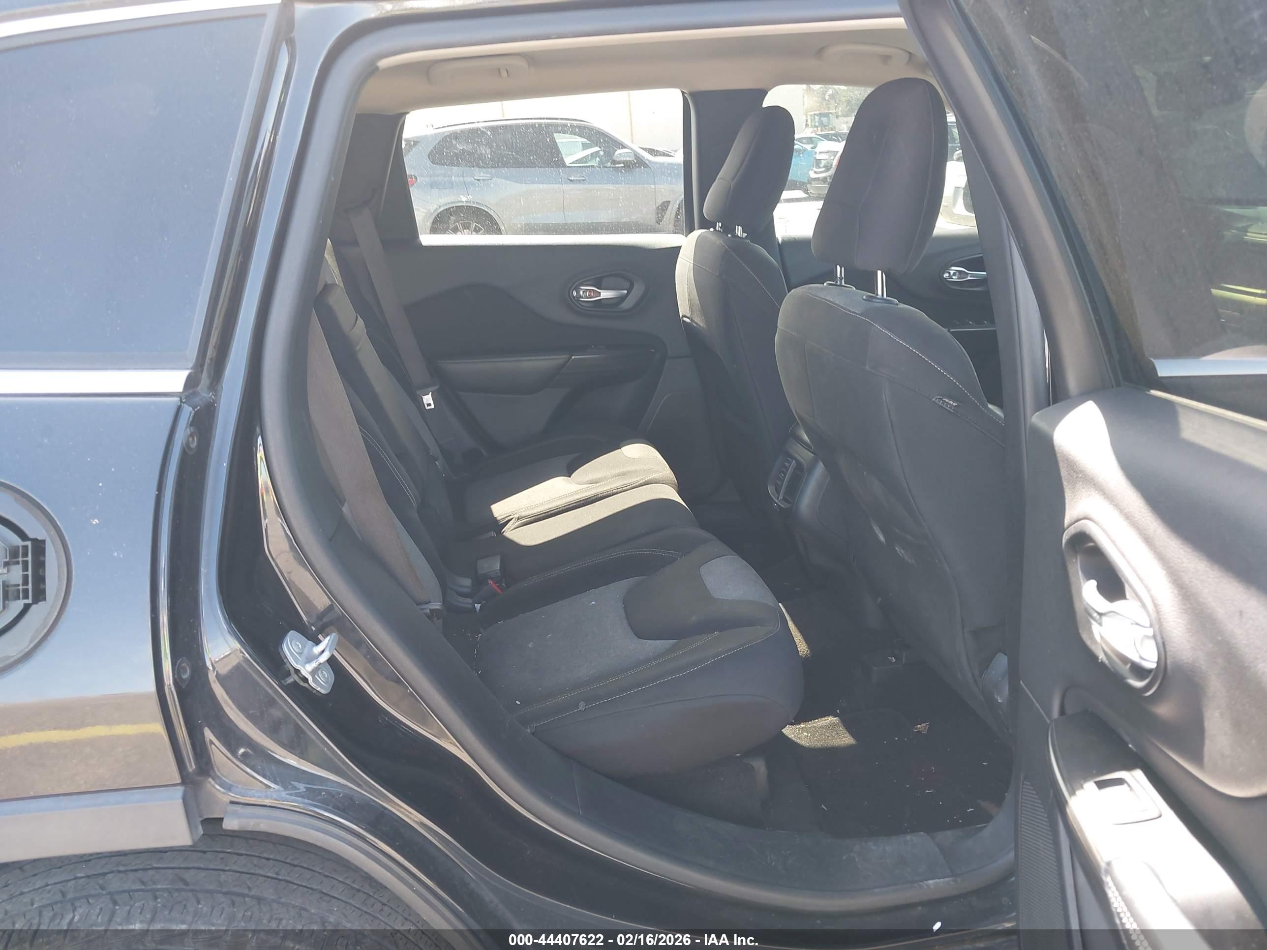 JEEP CHEROKEE image 8