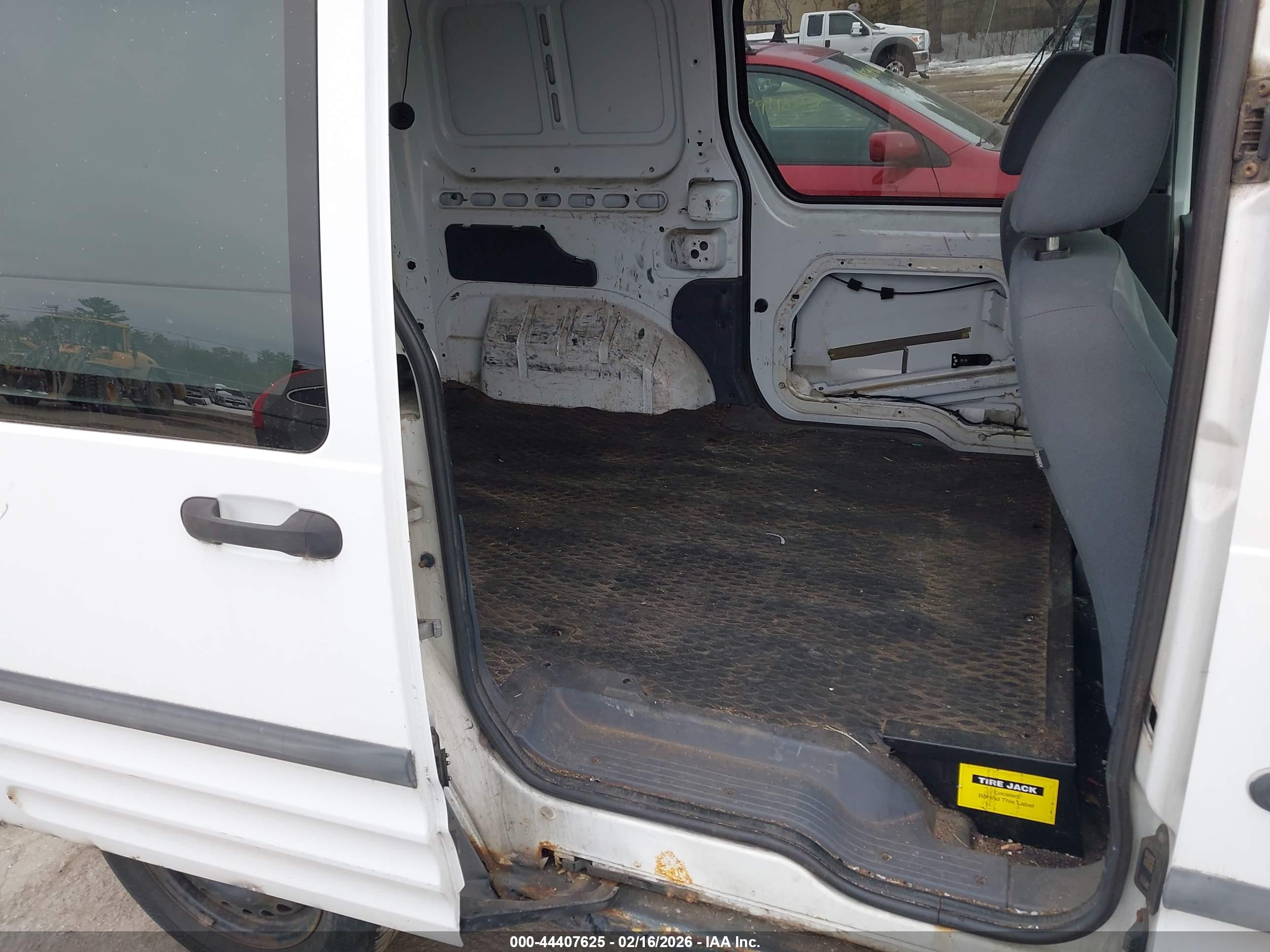 FORD TRANSIT image 8