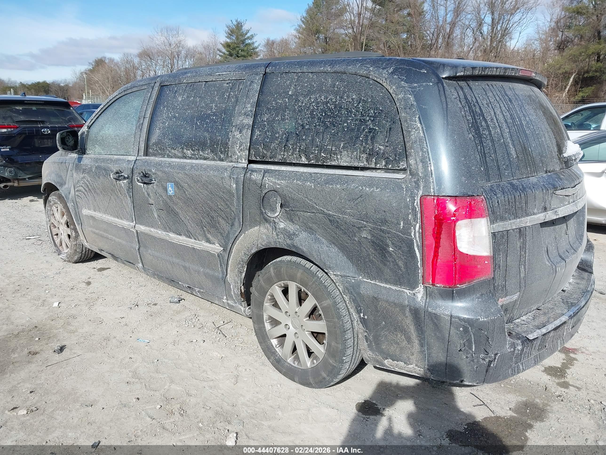 CHRYSLER TOWN image 3