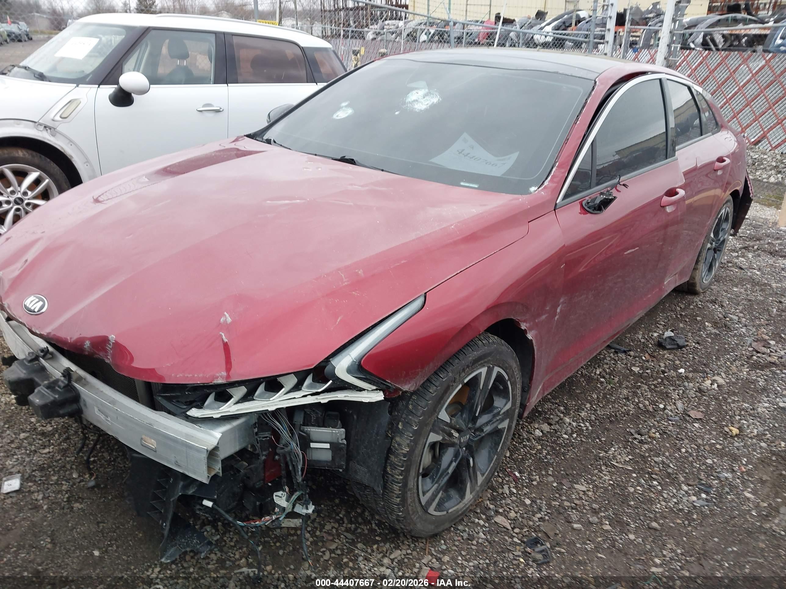 KIA K5 image 2