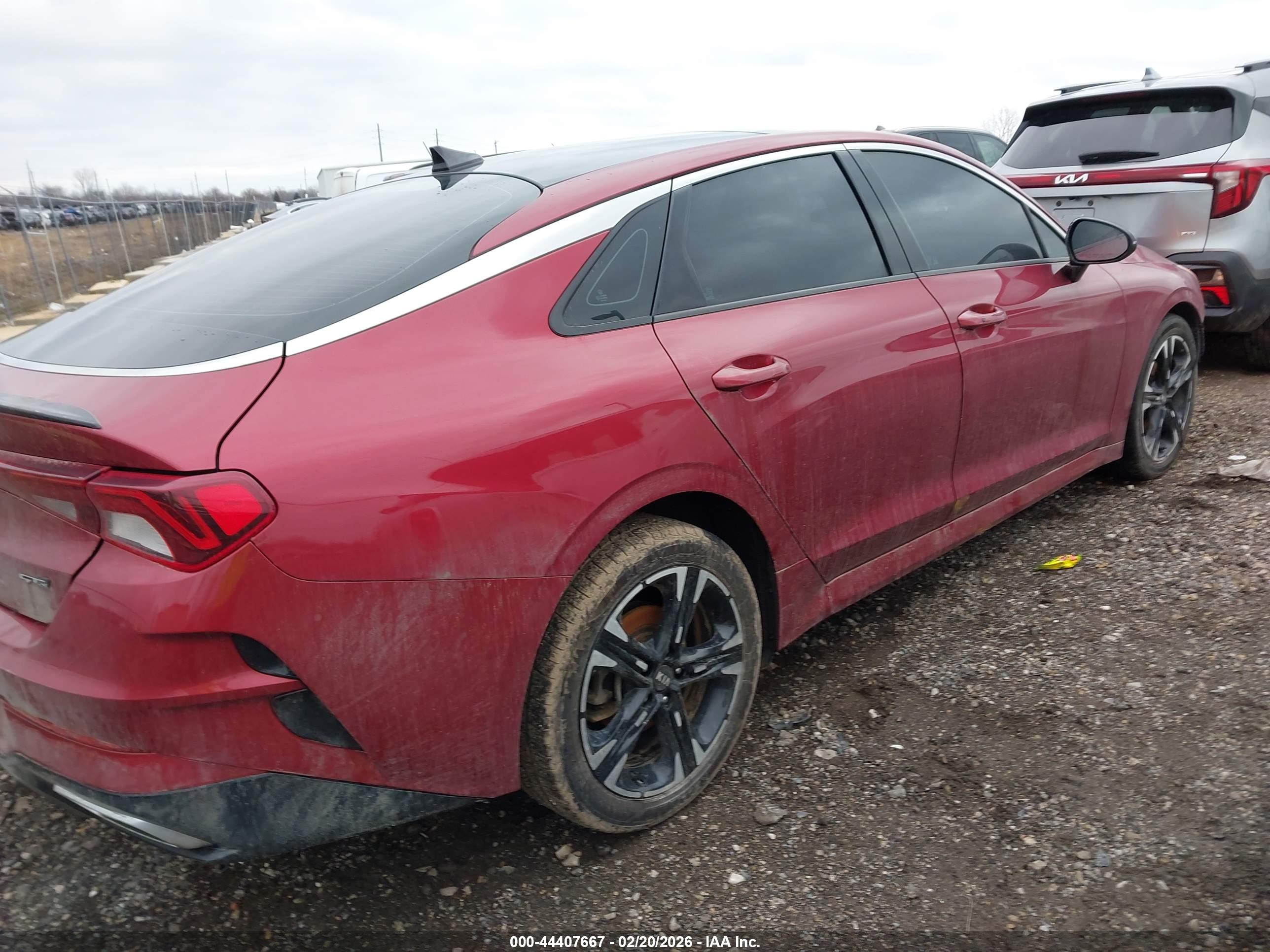 KIA K5 image 4
