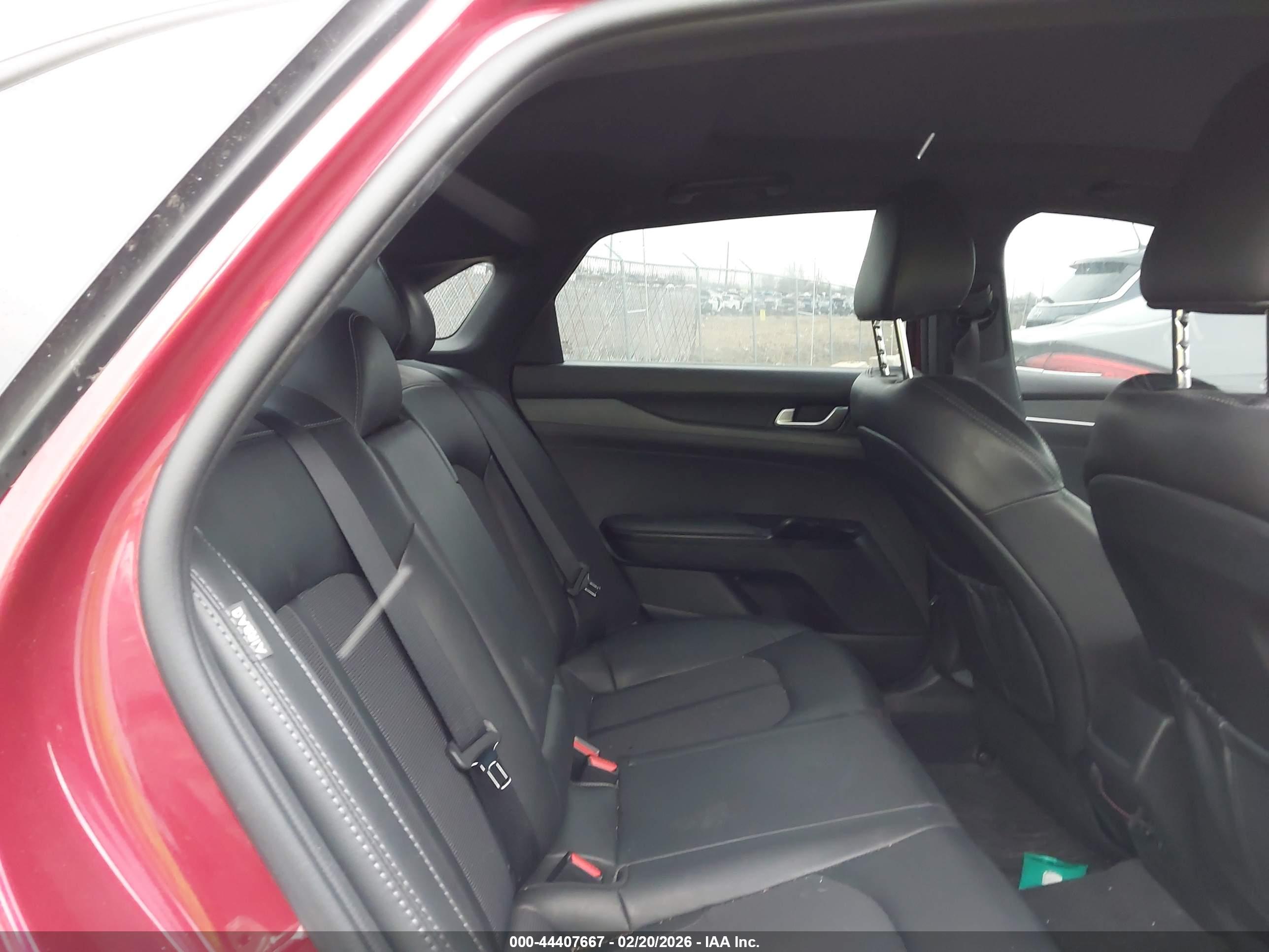 KIA K5 image 8