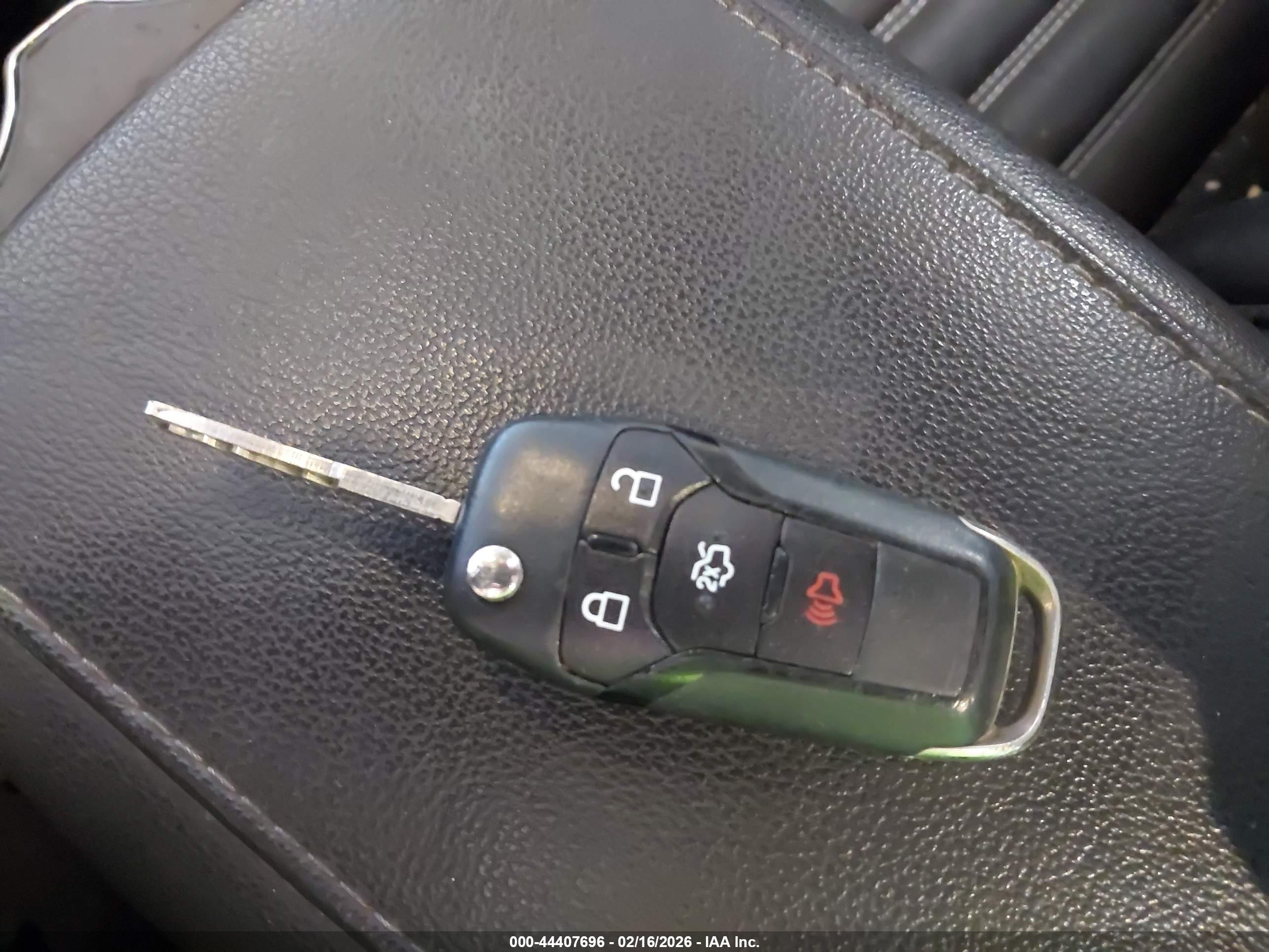 FORD FUSION image 11