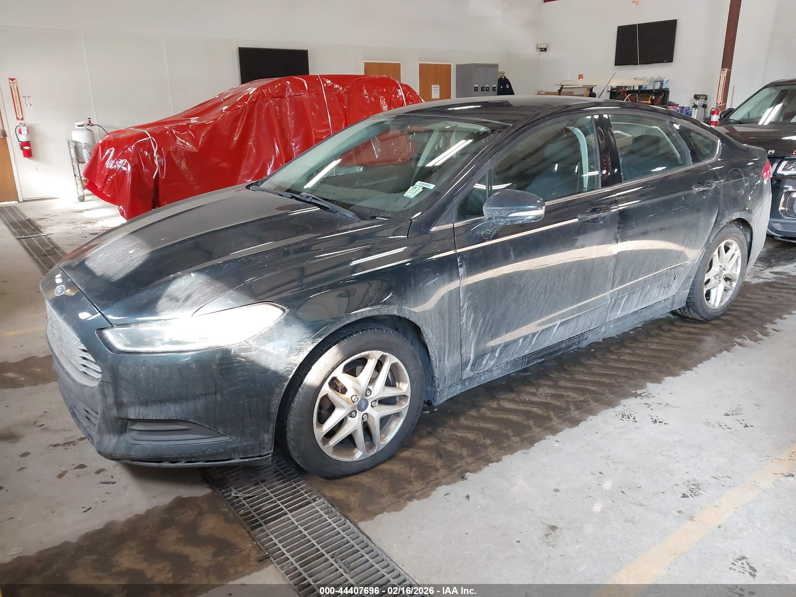 FORD FUSION image 2