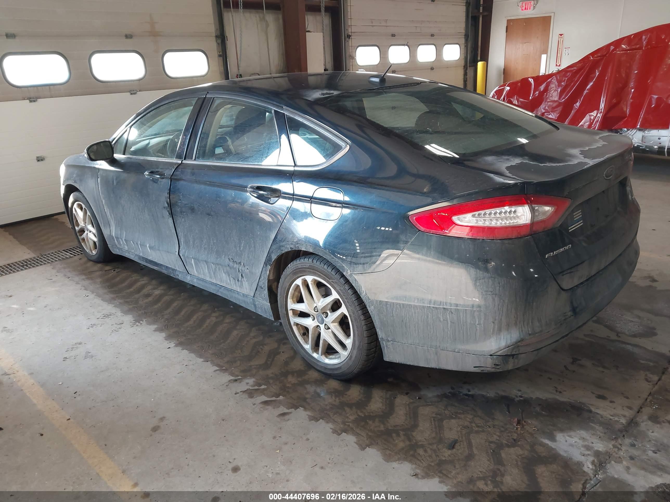 FORD FUSION image 3