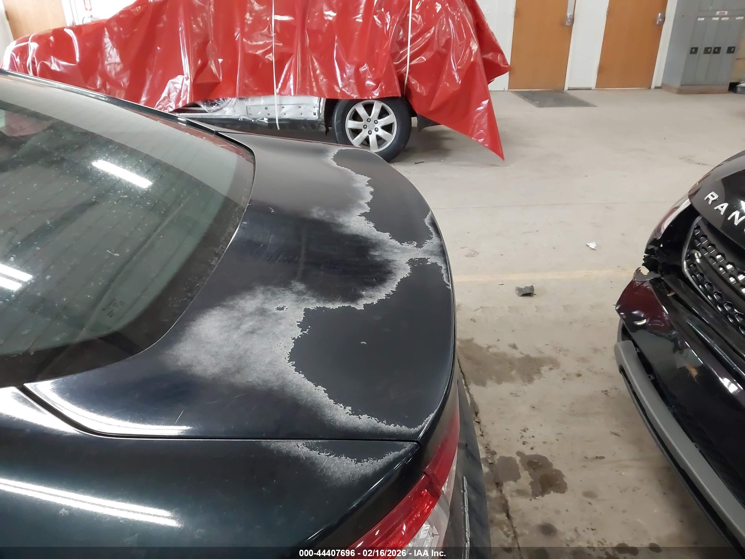 FORD FUSION image 6