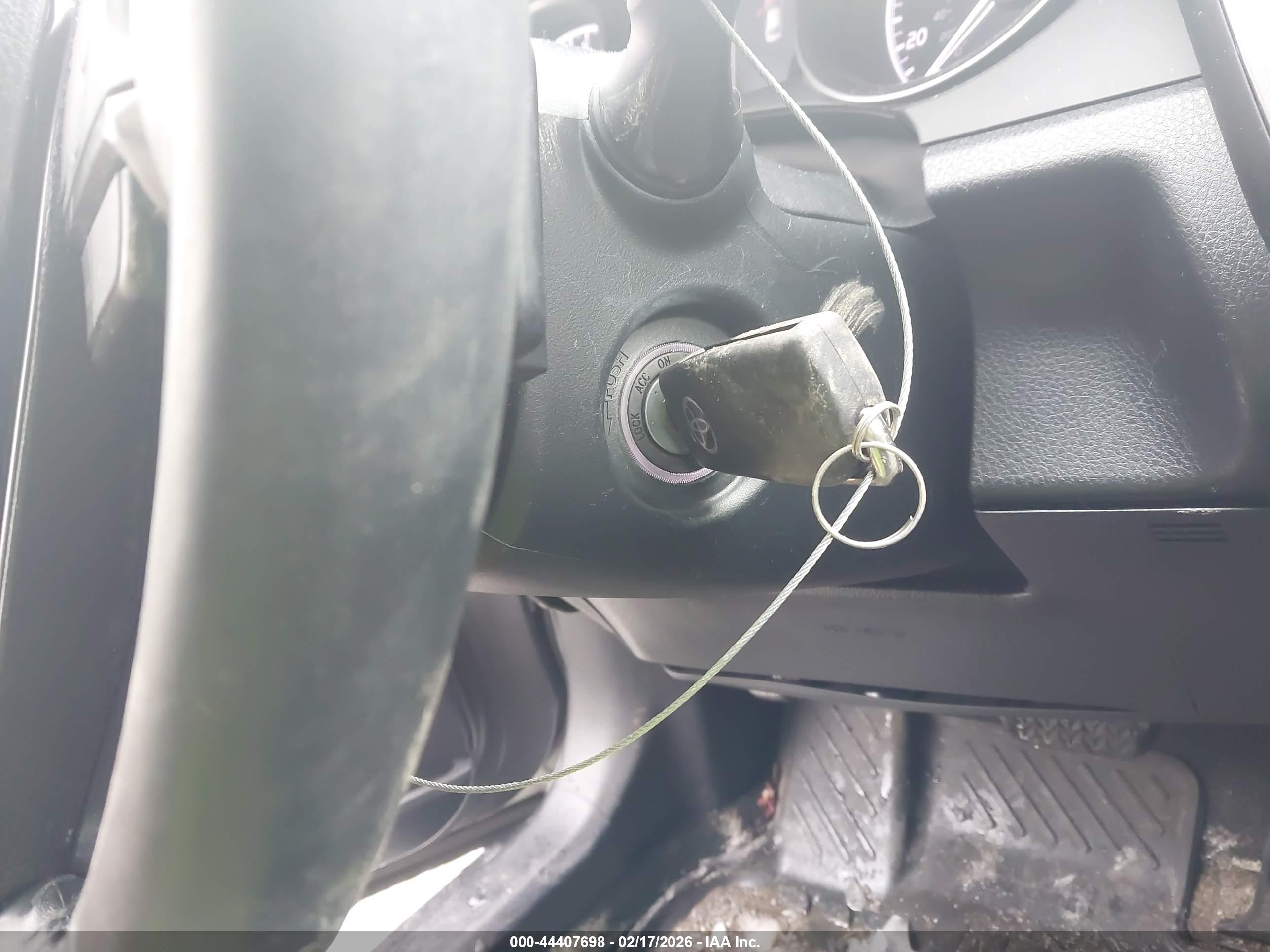 TOYOTA CAMRY image 11