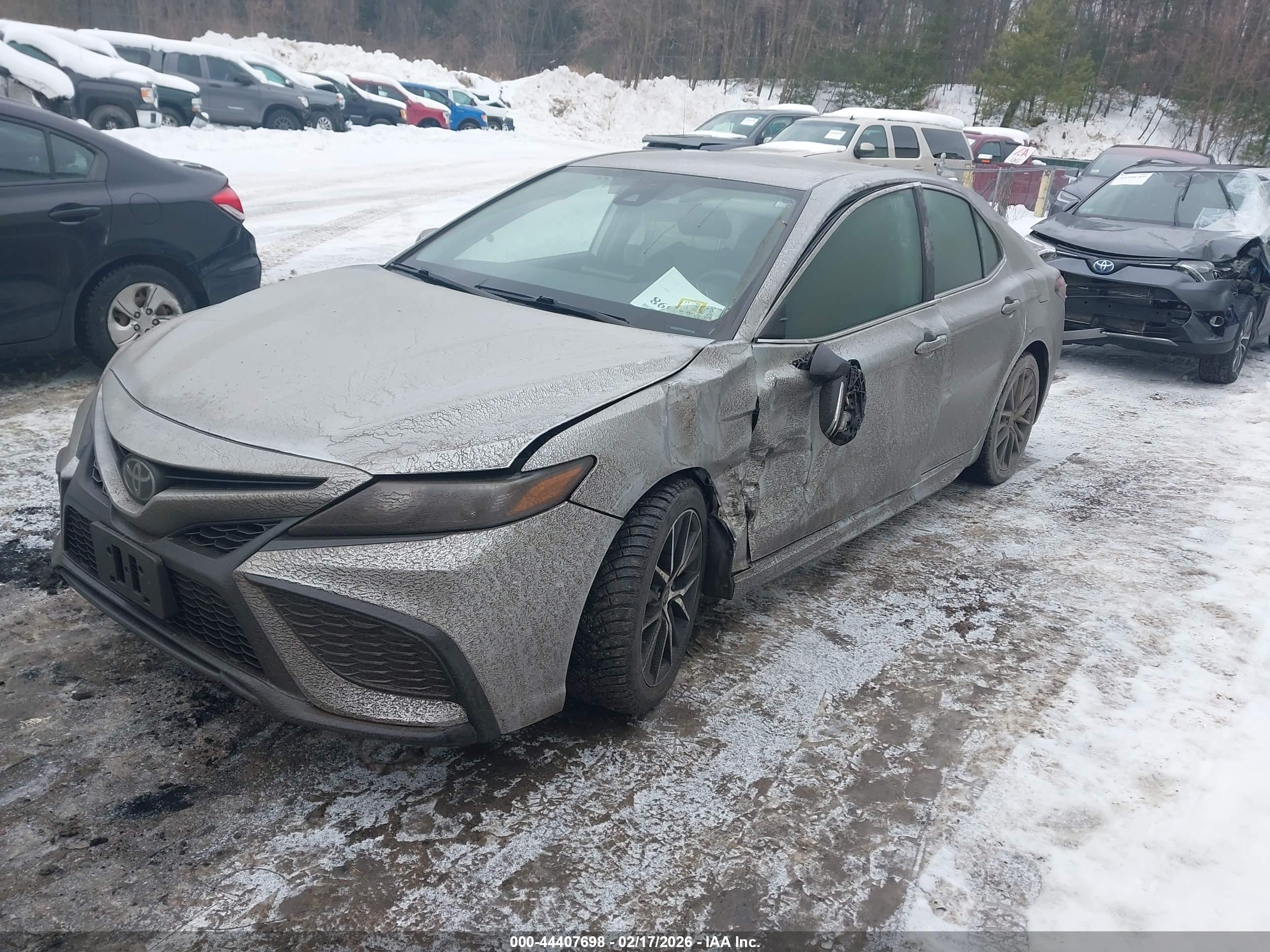 TOYOTA CAMRY image 2