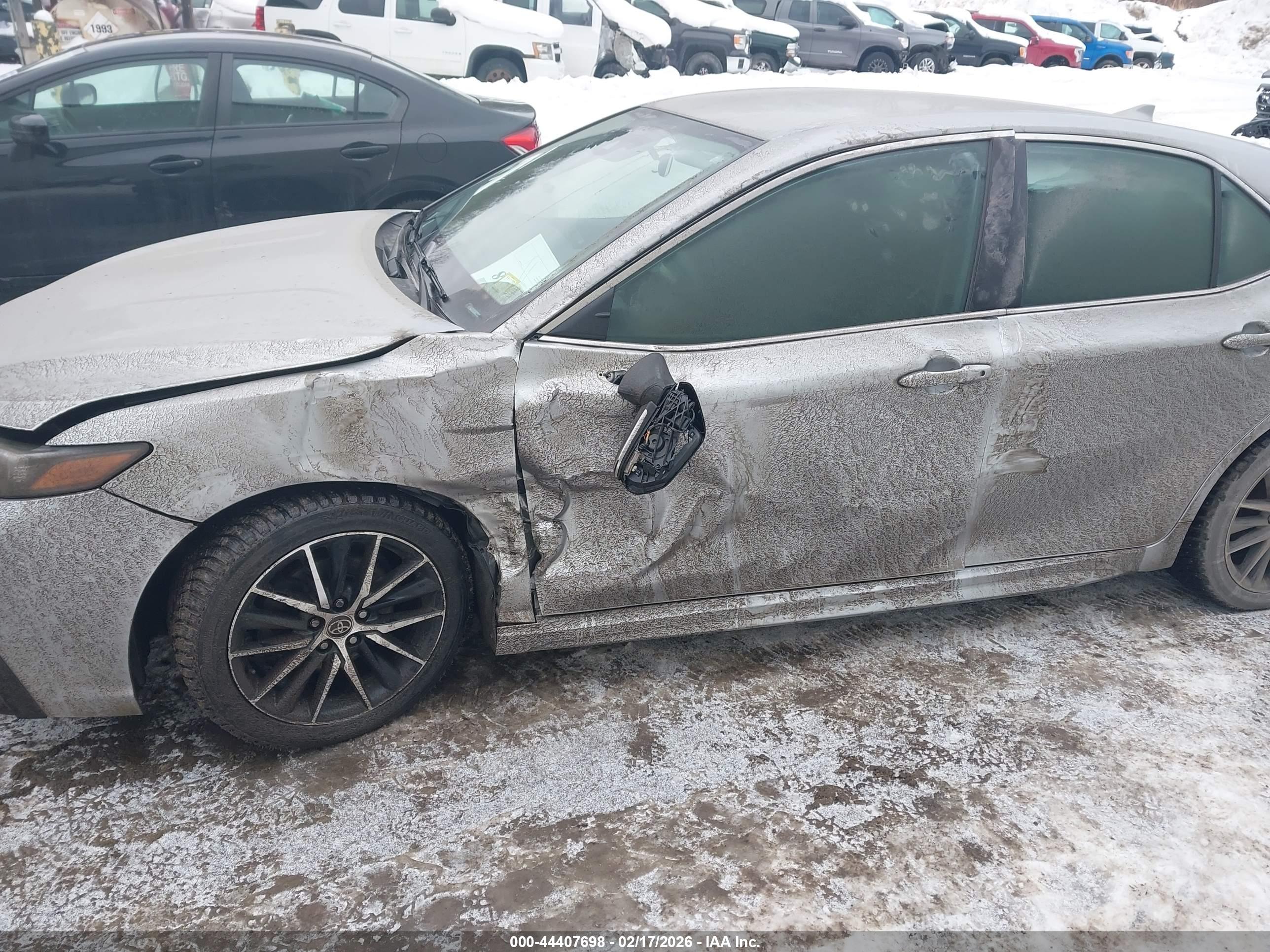 TOYOTA CAMRY image 6
