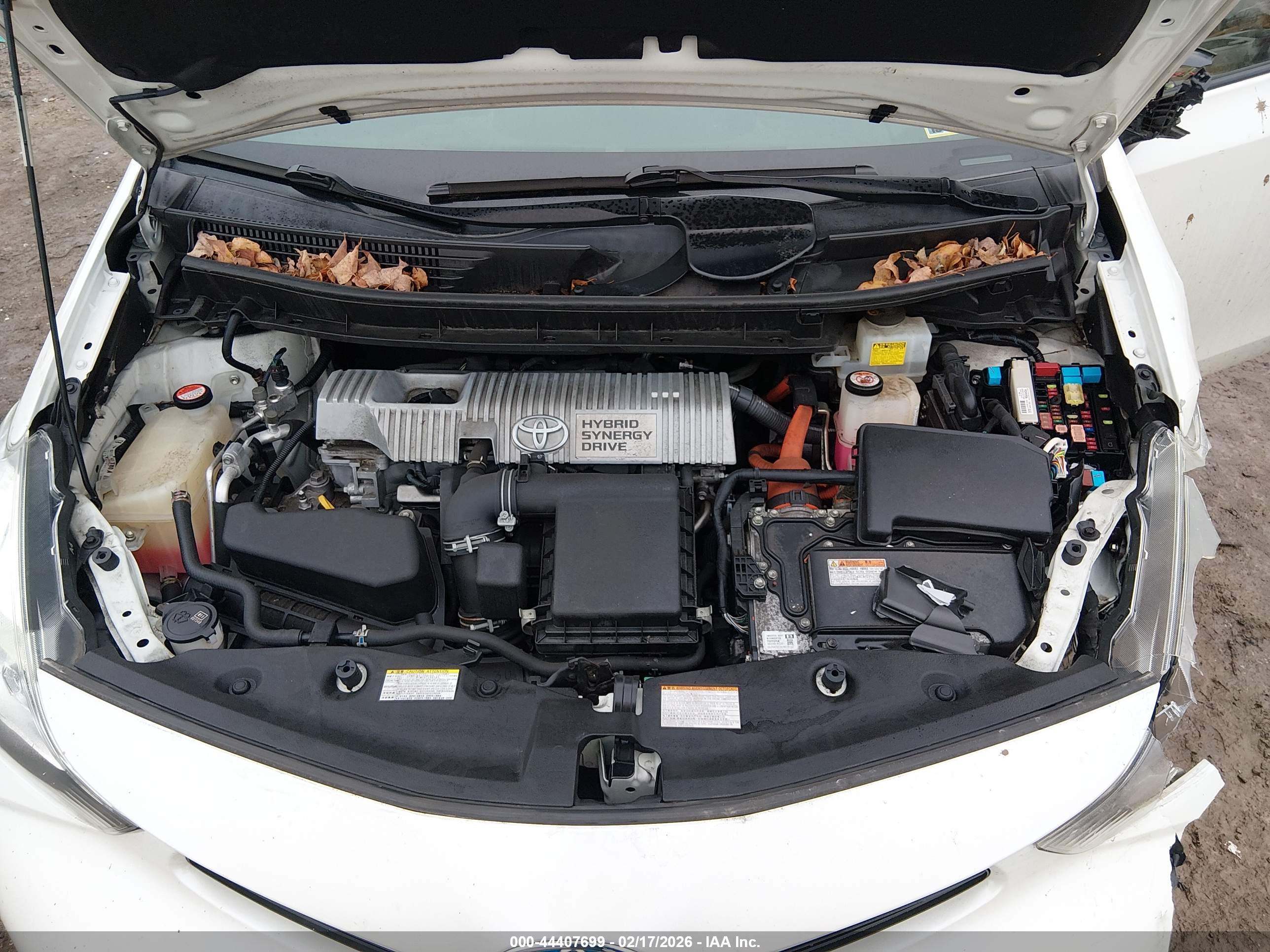 TOYOTA PRIUS image 10