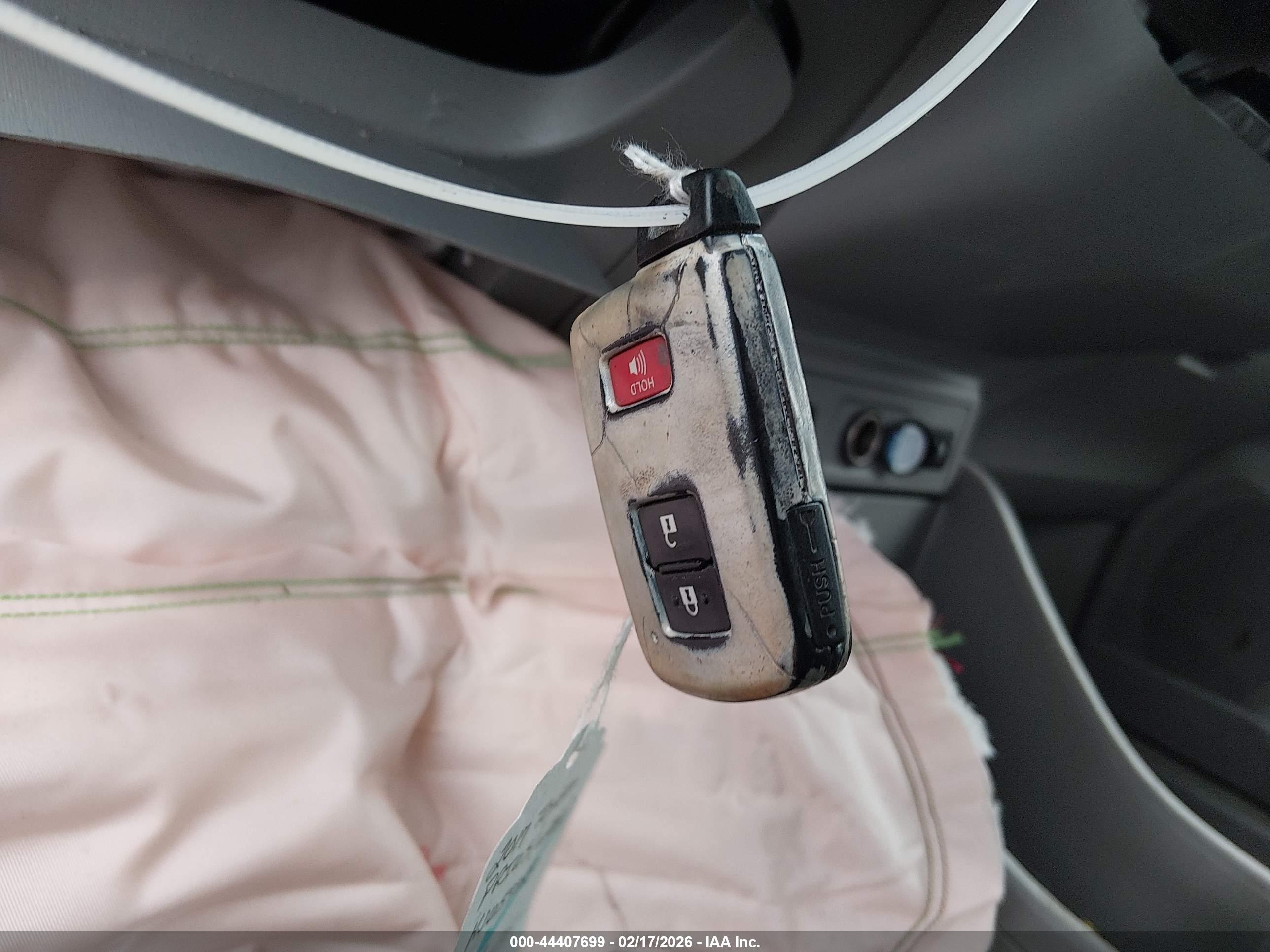 TOYOTA PRIUS image 11