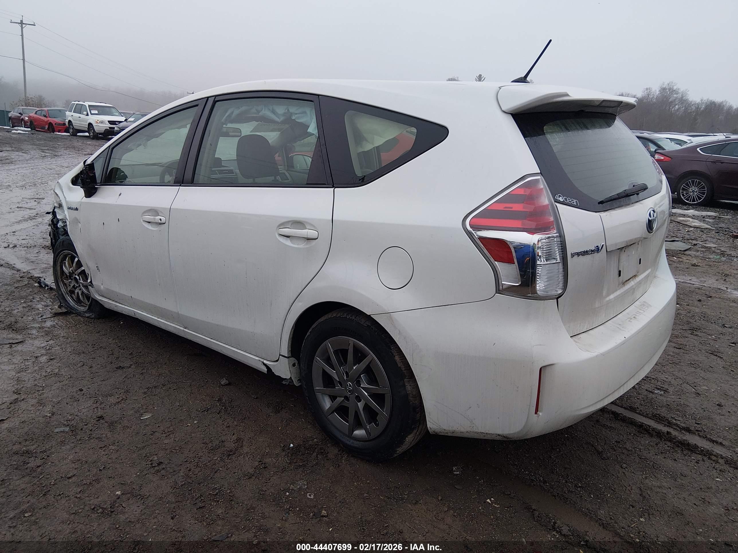 TOYOTA PRIUS image 3