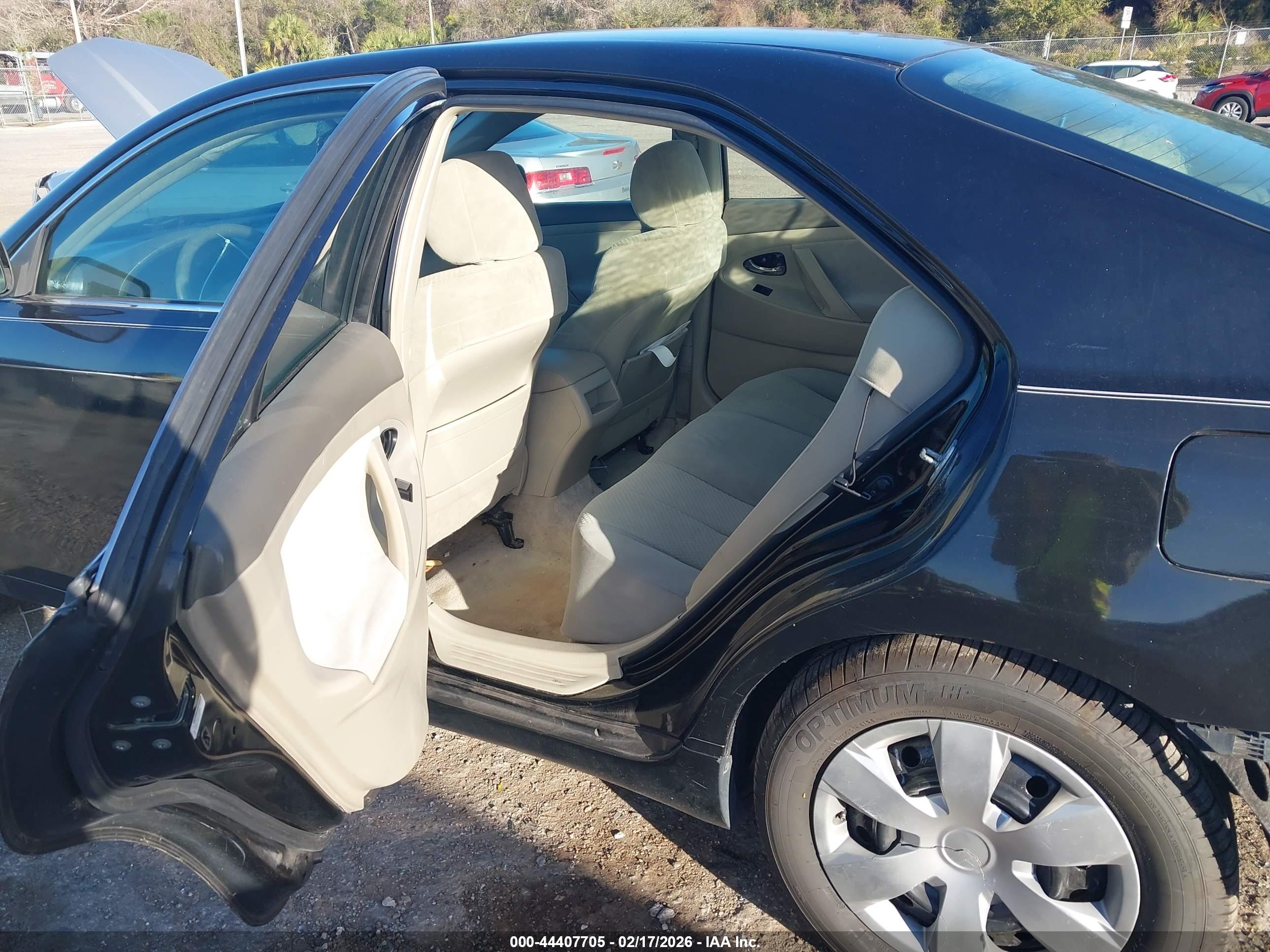 TOYOTA CAMRY image 8