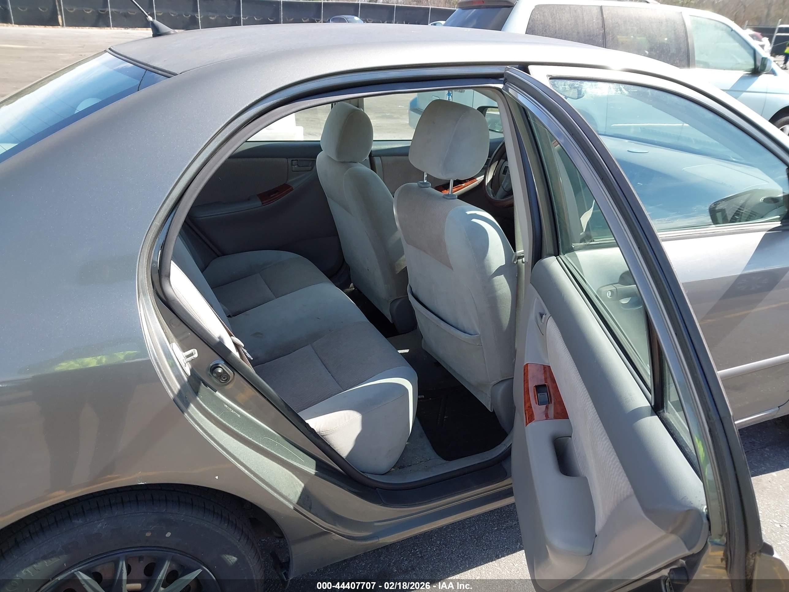 TOYOTA COROLLA image 8